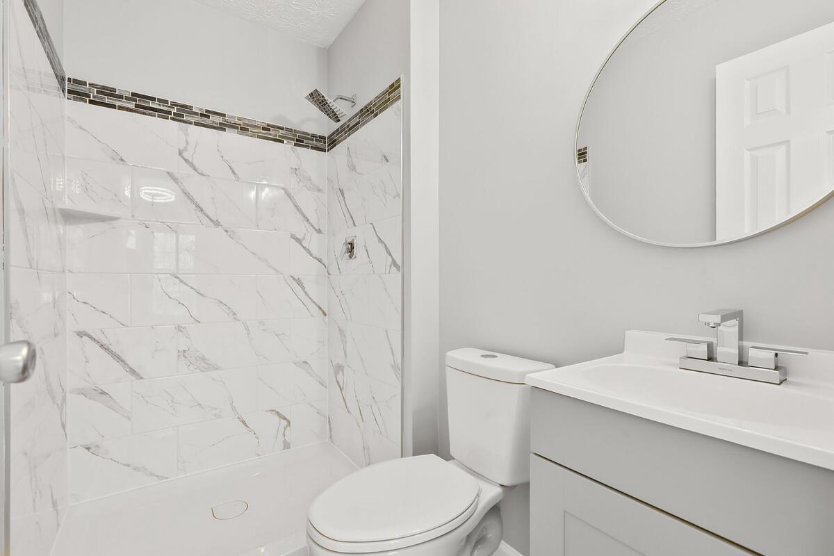 JONATHANS LANDING - Residential