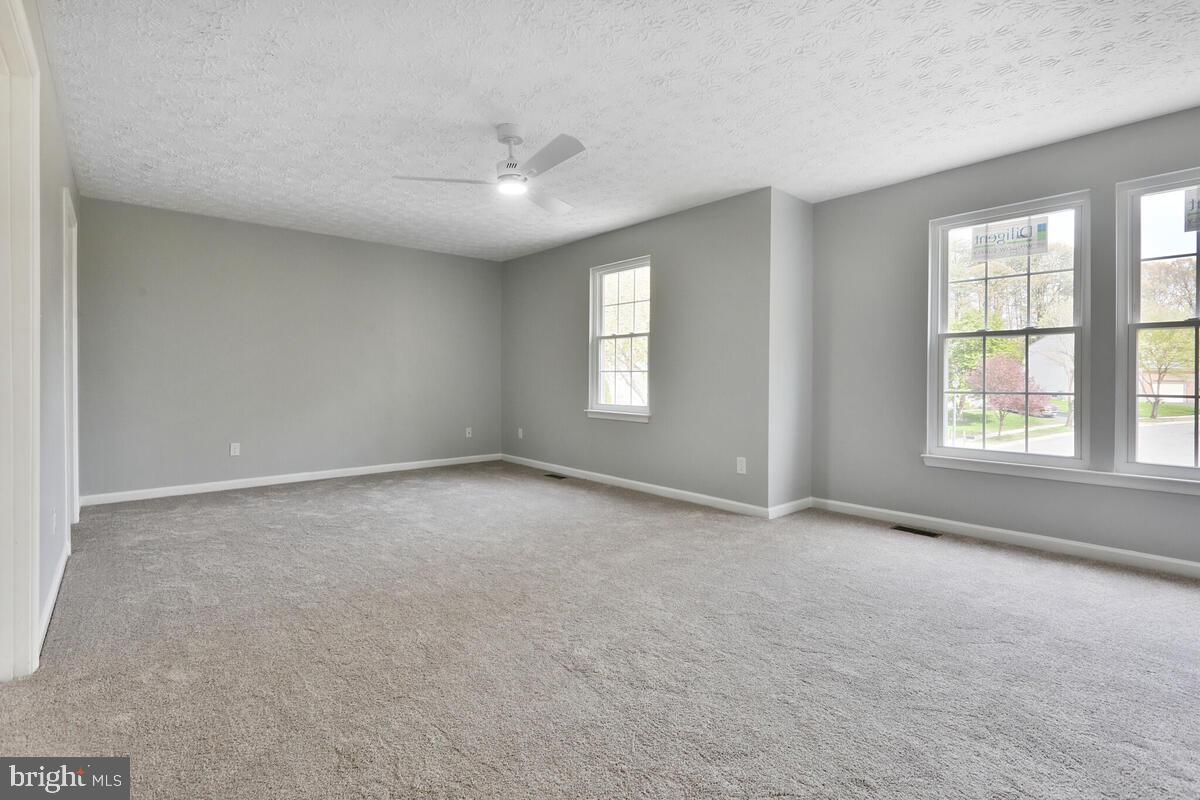 JONATHANS LANDING - Residential