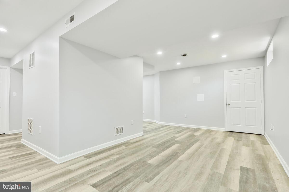 JONATHANS LANDING - Residential