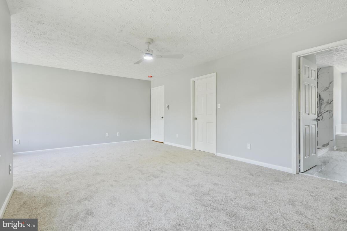 JONATHANS LANDING - Residential