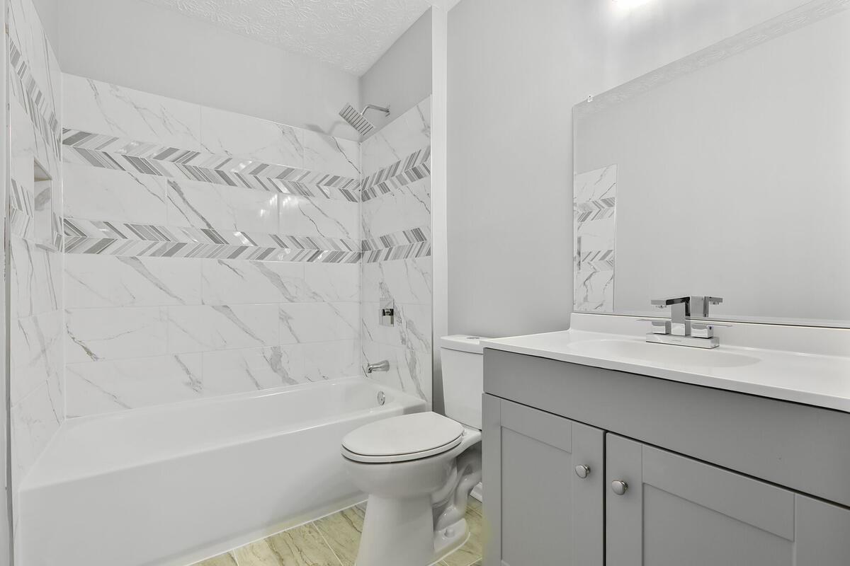 JONATHANS LANDING - Residential