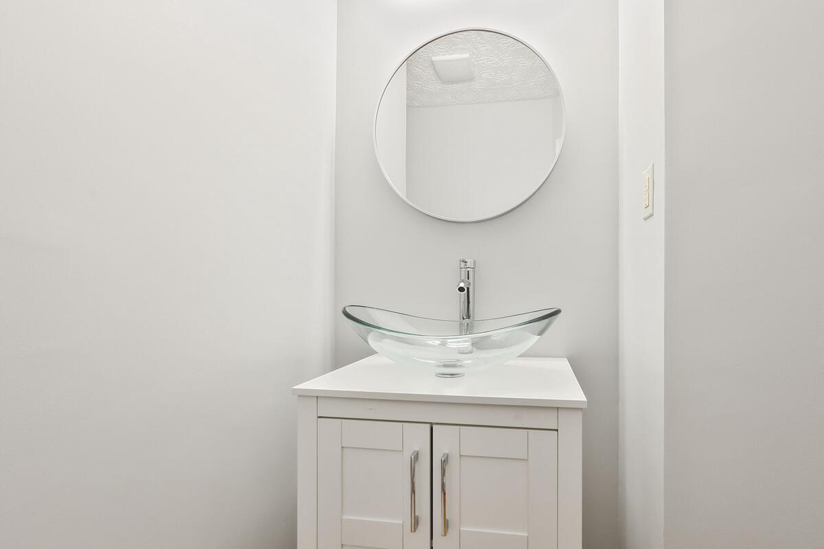 JONATHANS LANDING - Residential