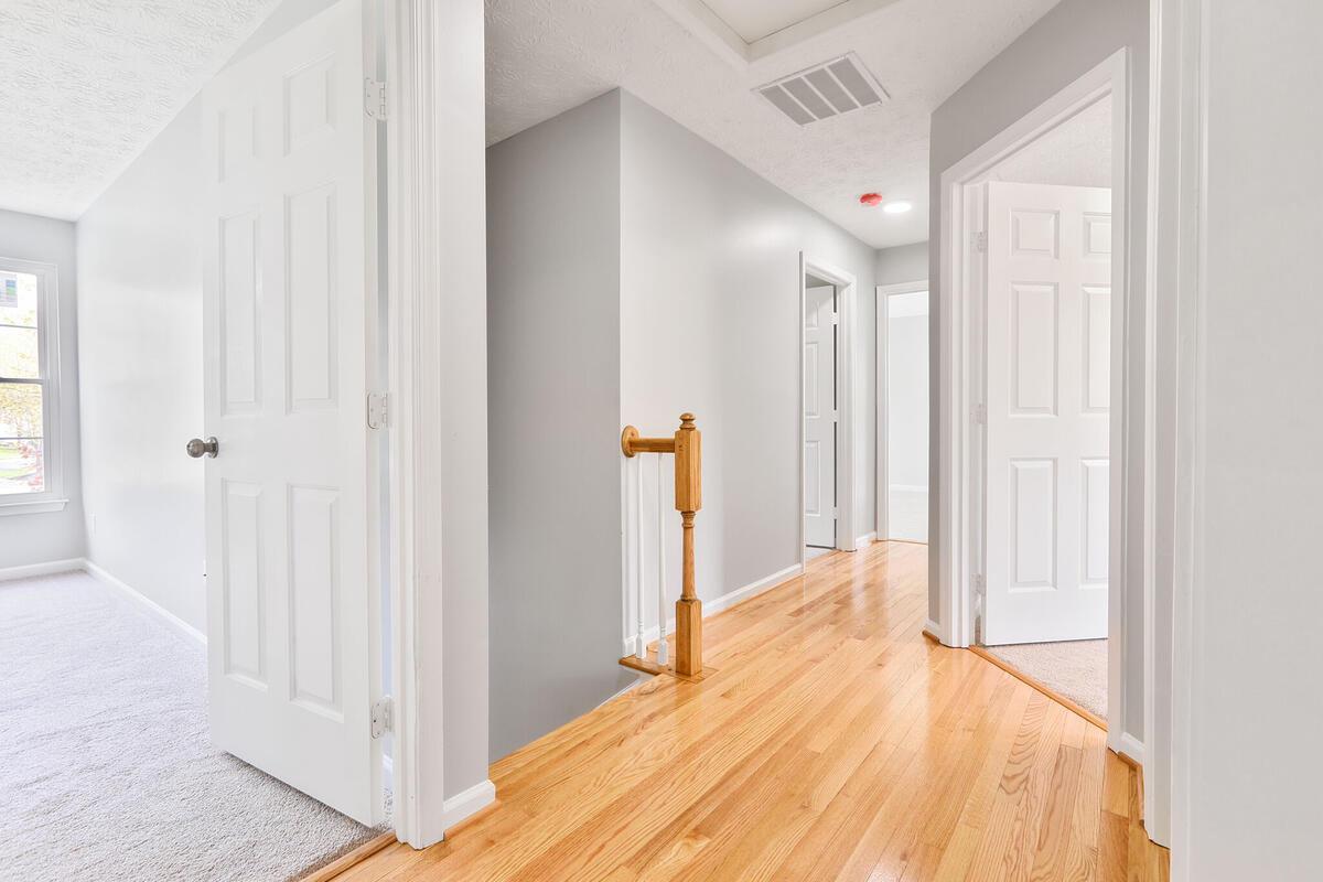 JONATHANS LANDING - Residential