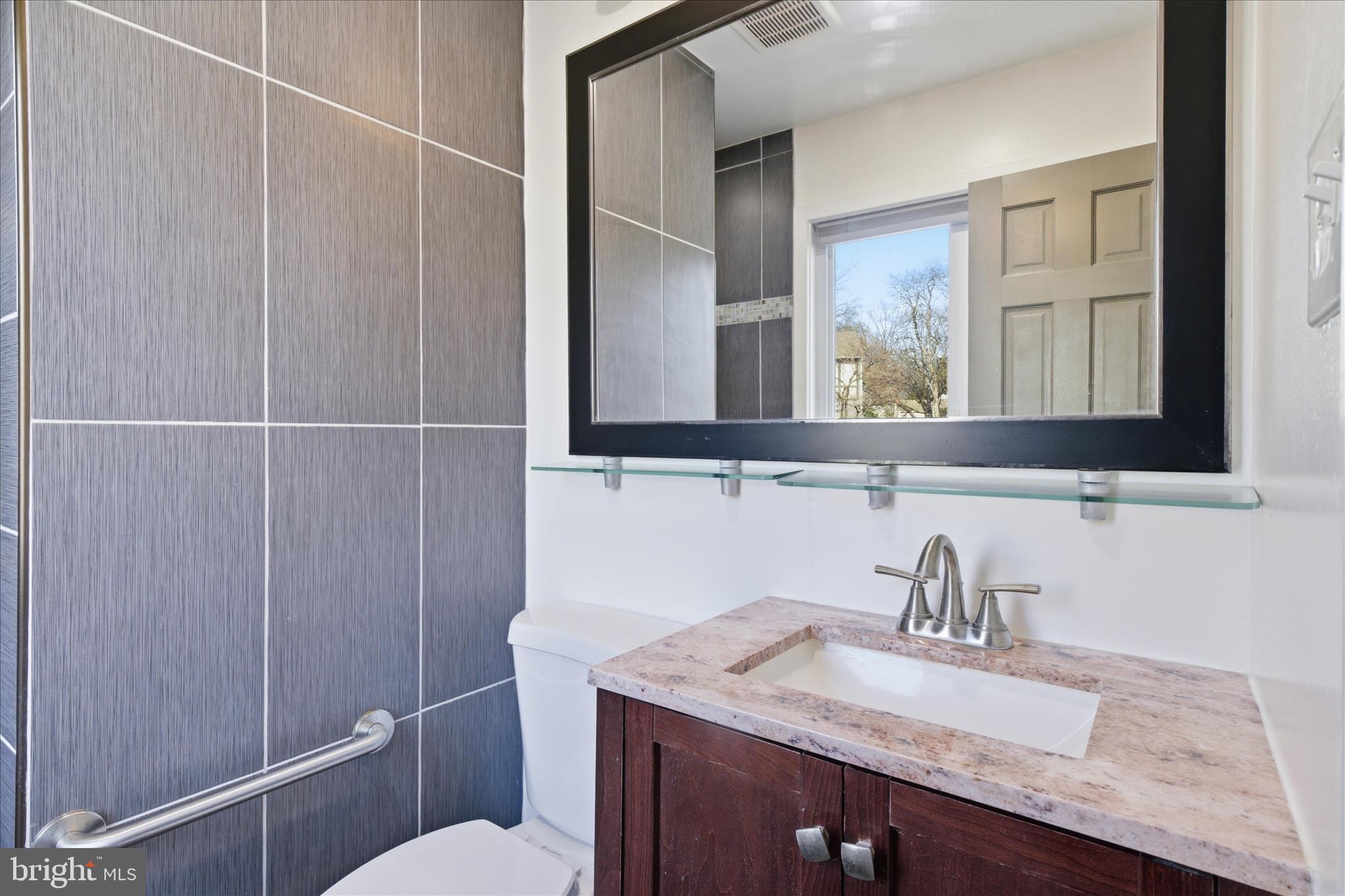 LAKE BRADDOCK - Residential