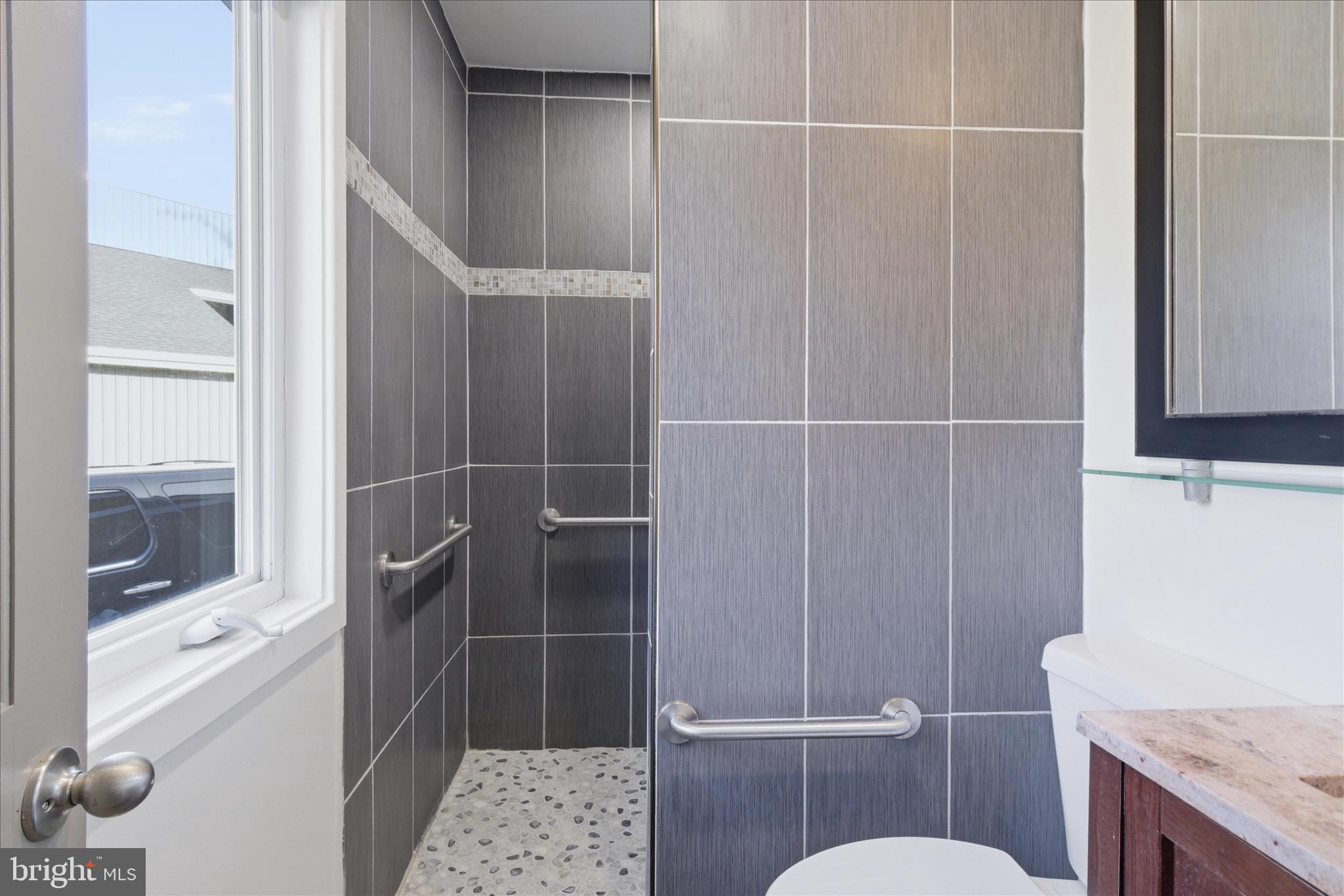 LAKE BRADDOCK - Residential