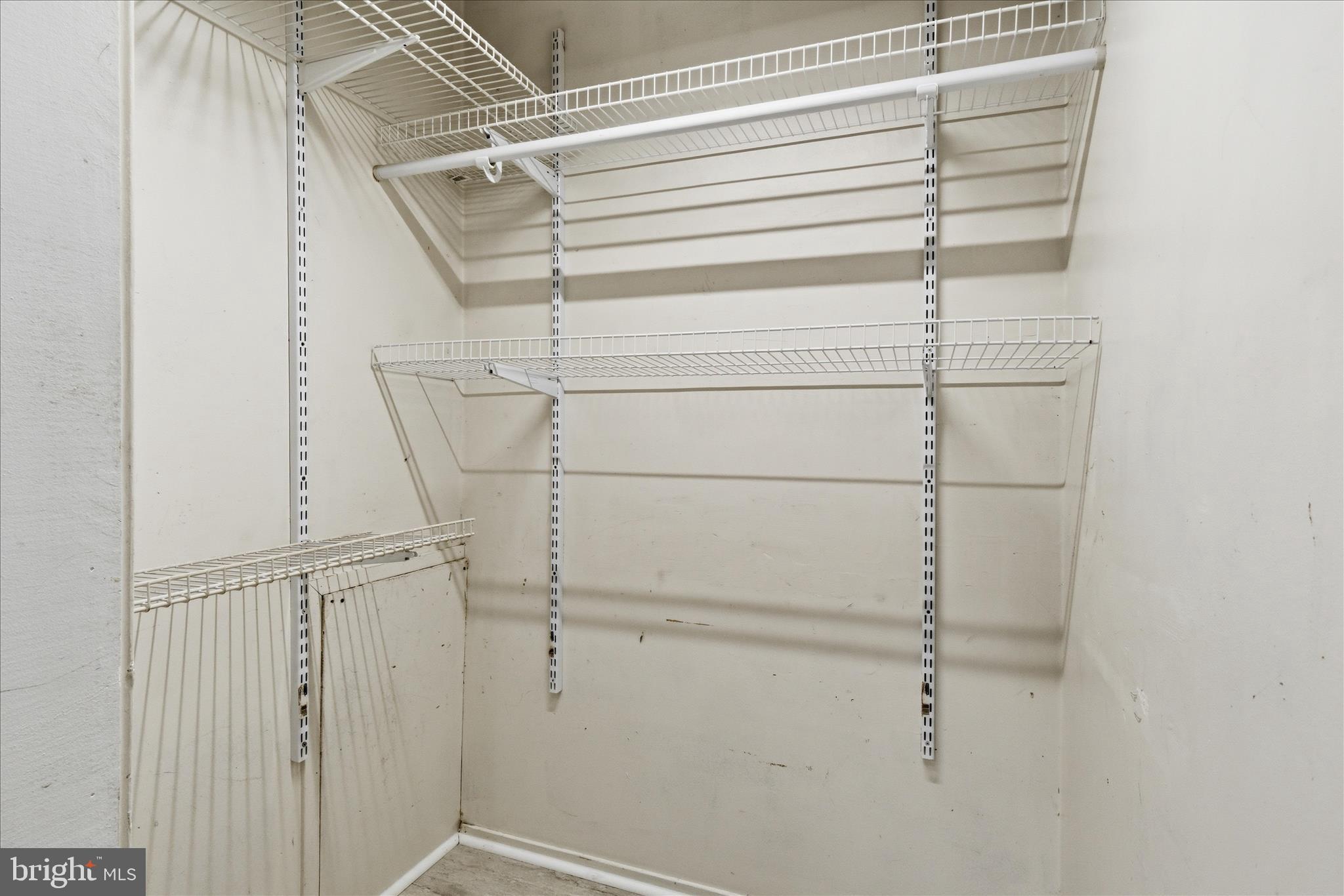 LAKE BRADDOCK - Residential