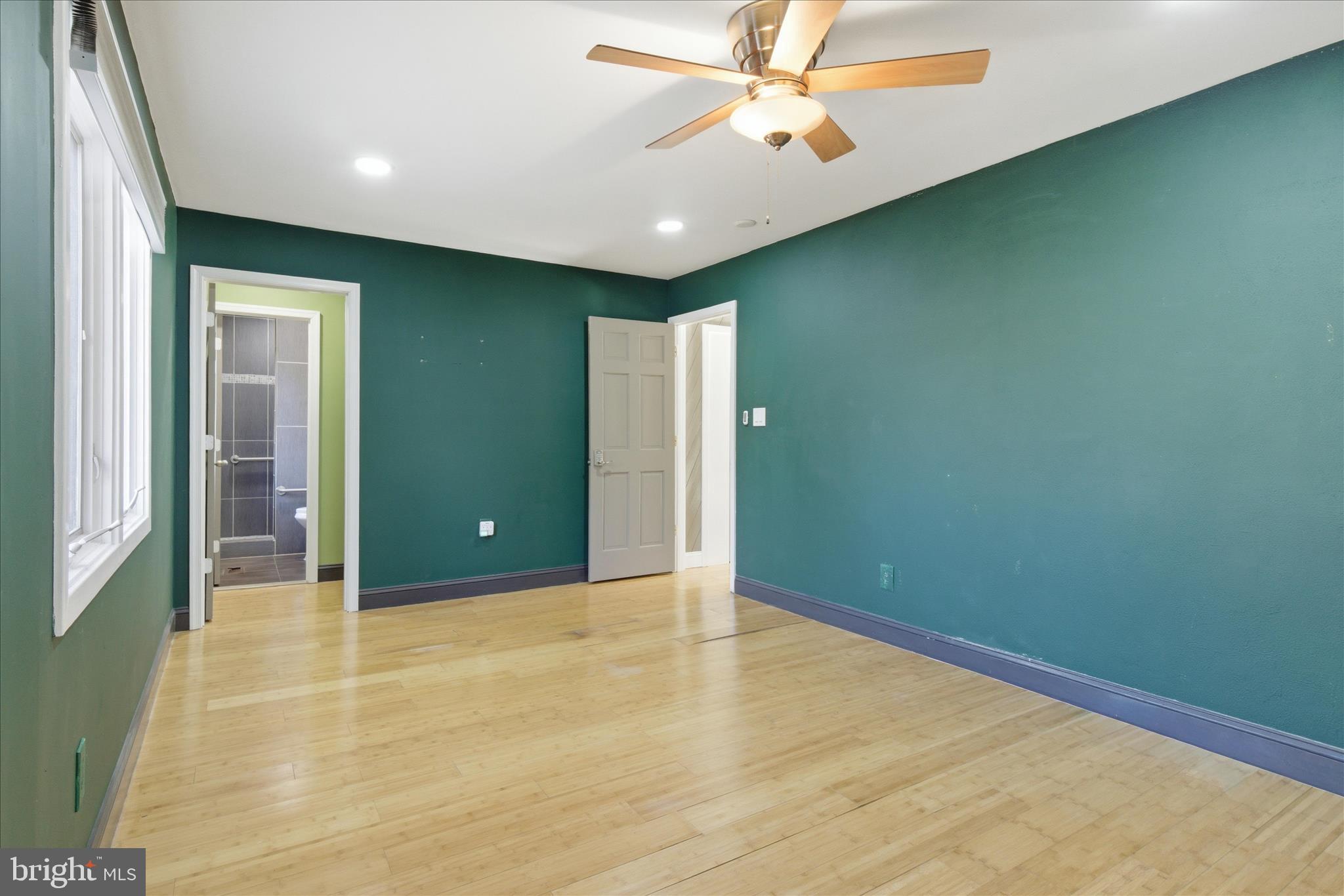 LAKE BRADDOCK - Residential