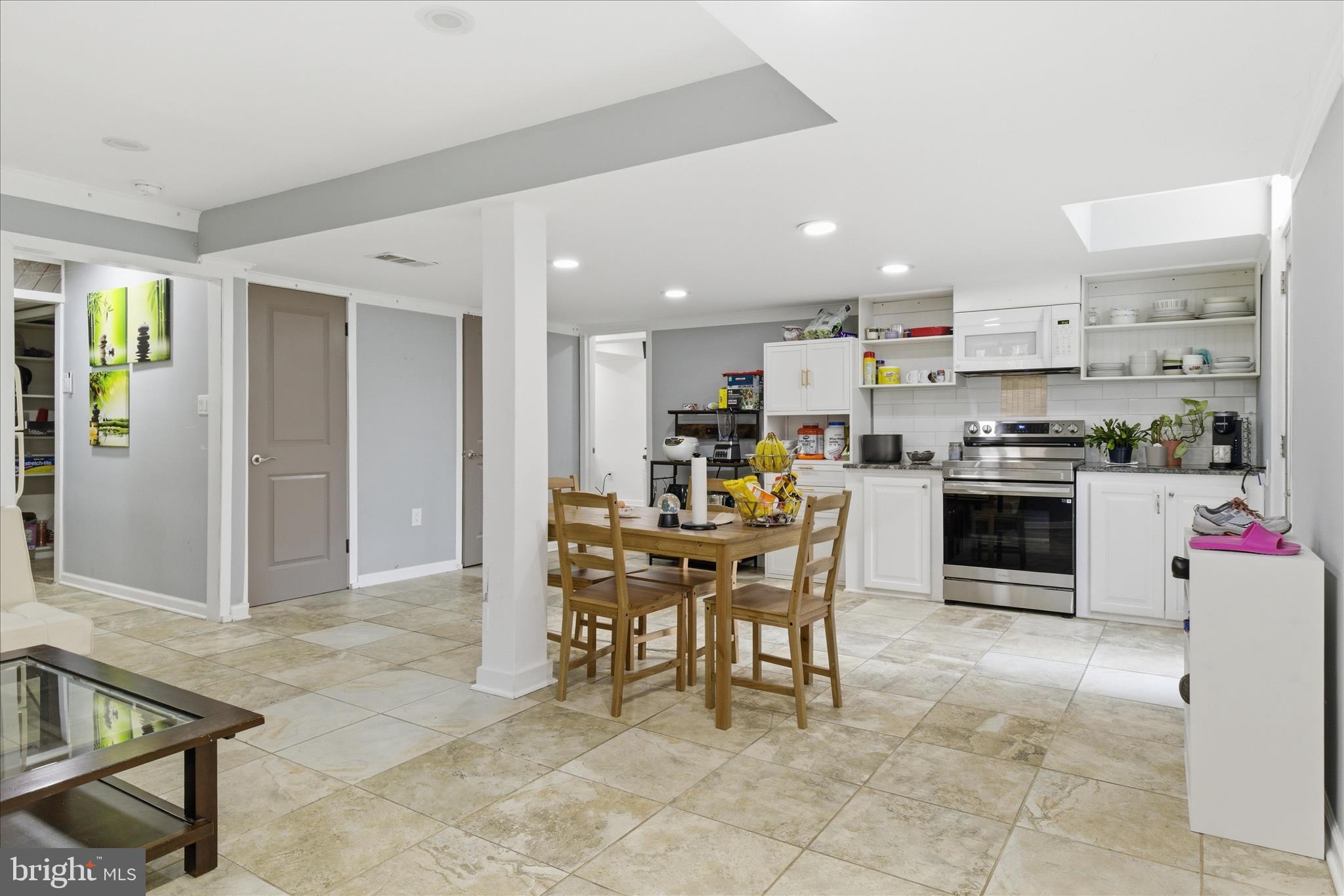 LAKE BRADDOCK - Residential