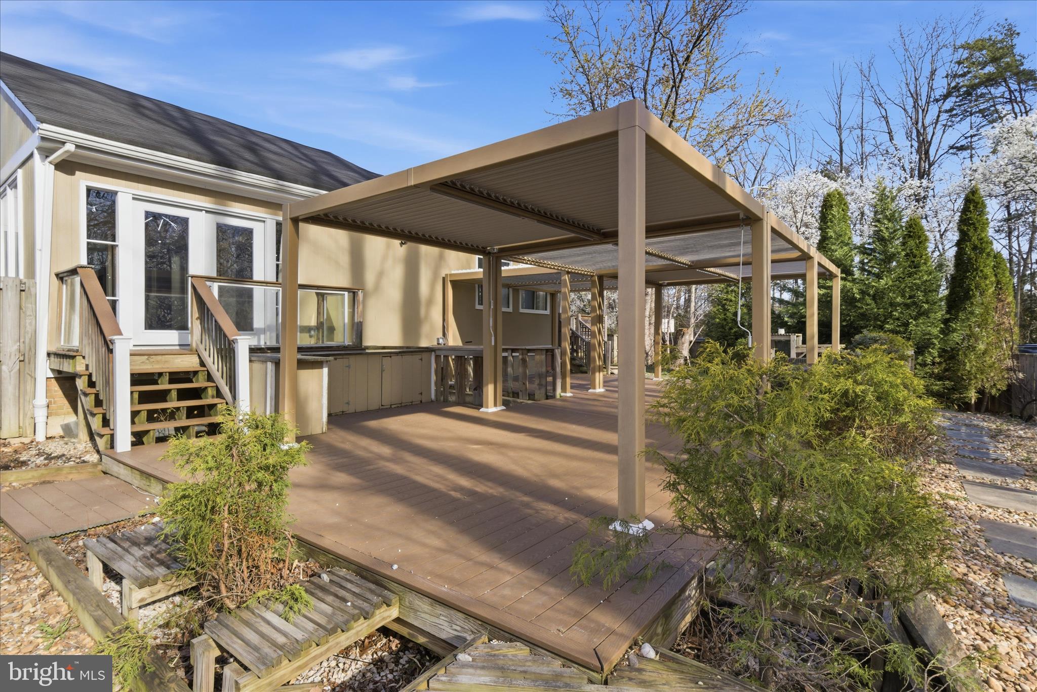 LAKE BRADDOCK - Residential