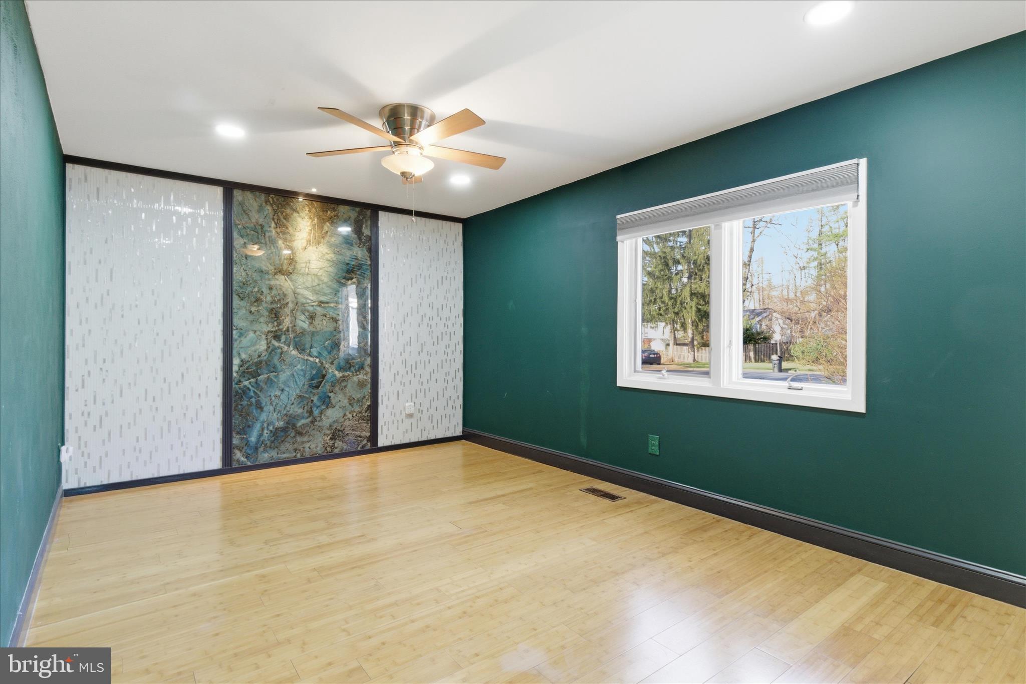 LAKE BRADDOCK - Residential