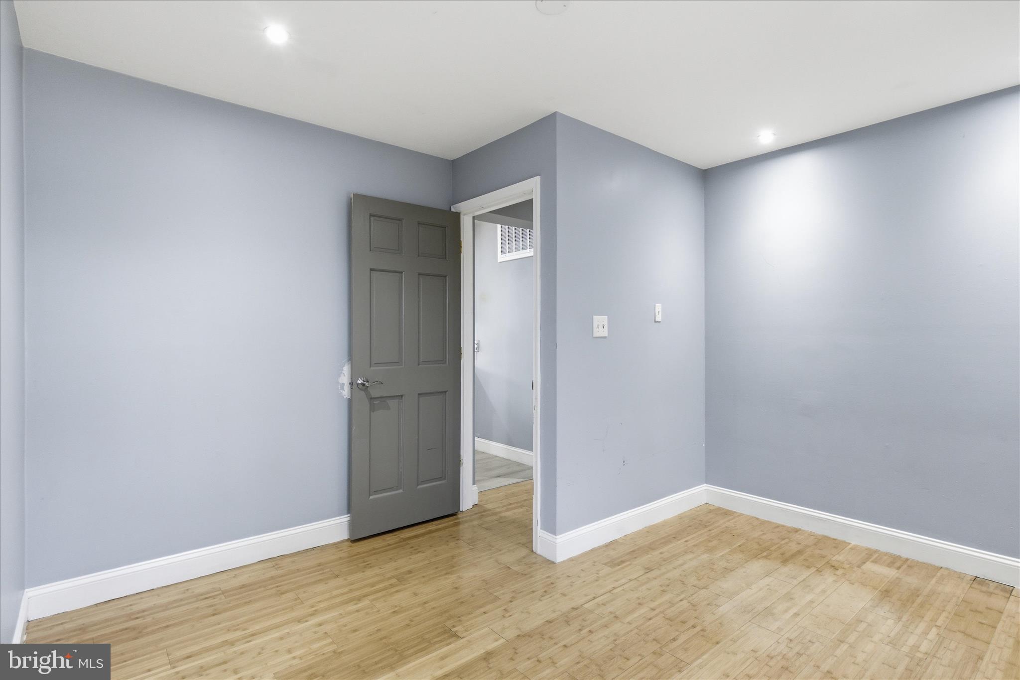 LAKE BRADDOCK - Residential