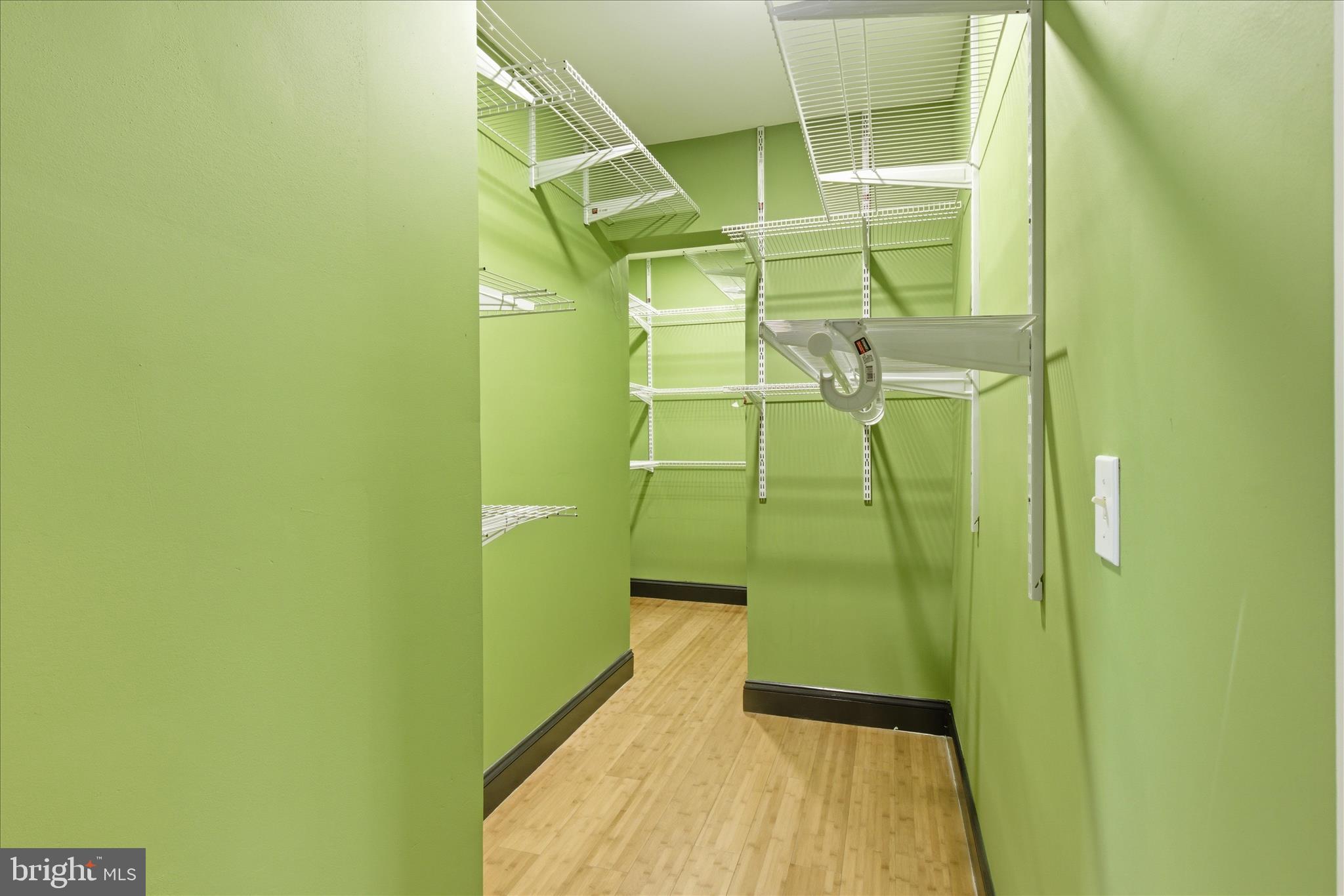 LAKE BRADDOCK - Residential