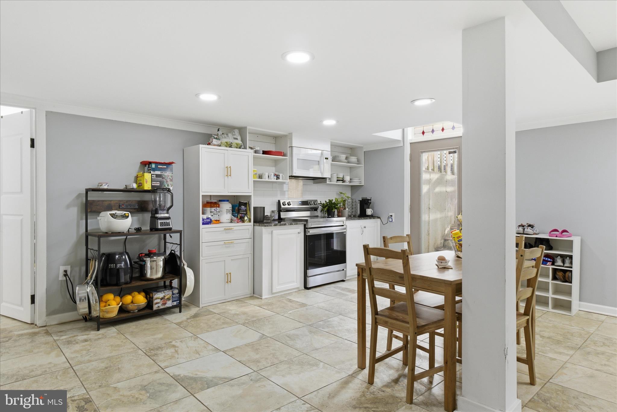 LAKE BRADDOCK - Residential