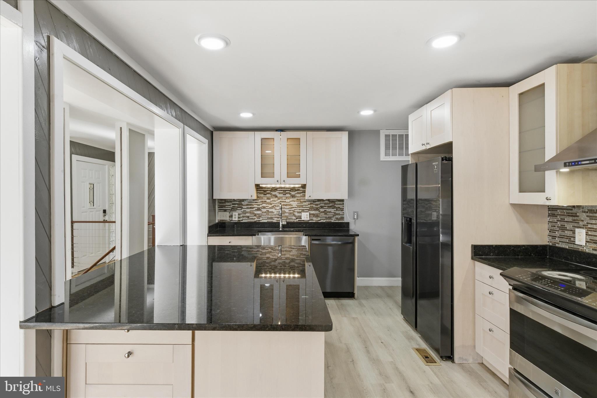 LAKE BRADDOCK - Residential