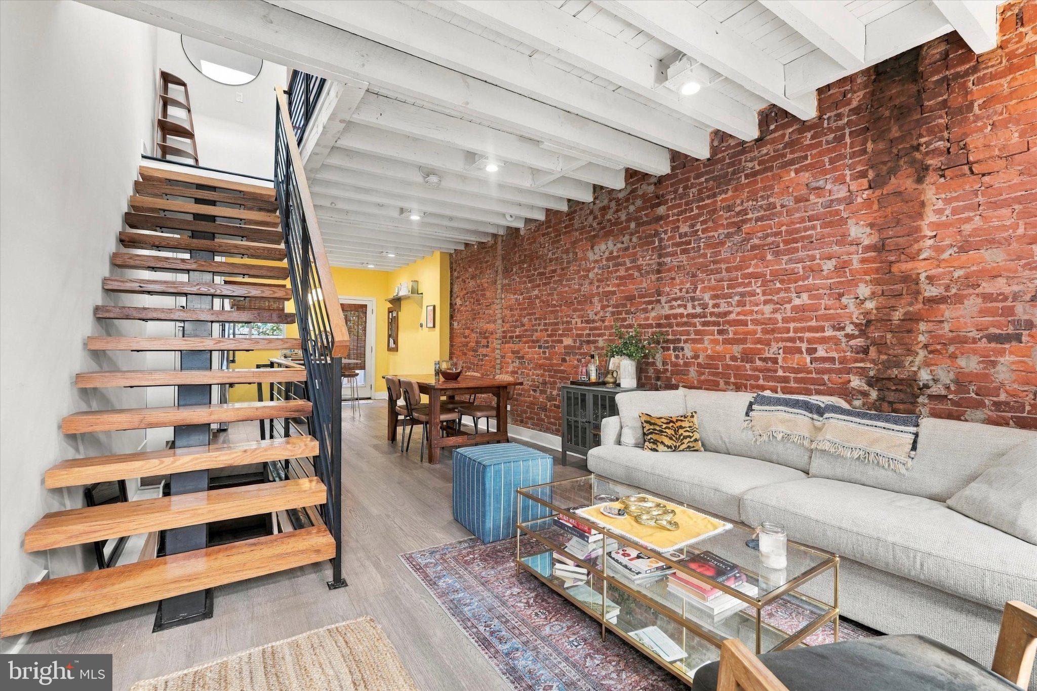 131 W WILT STREET