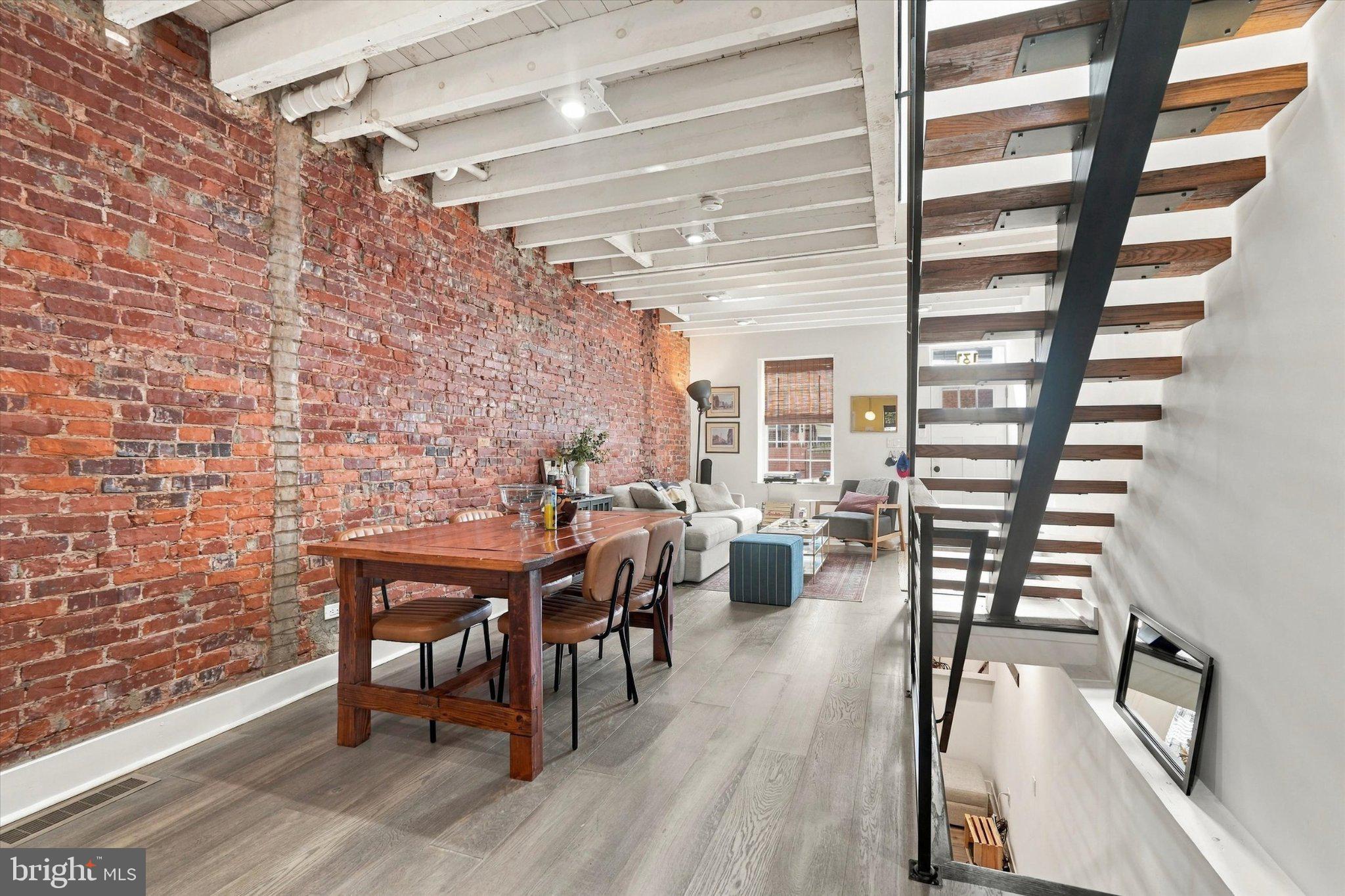131 W WILT STREET