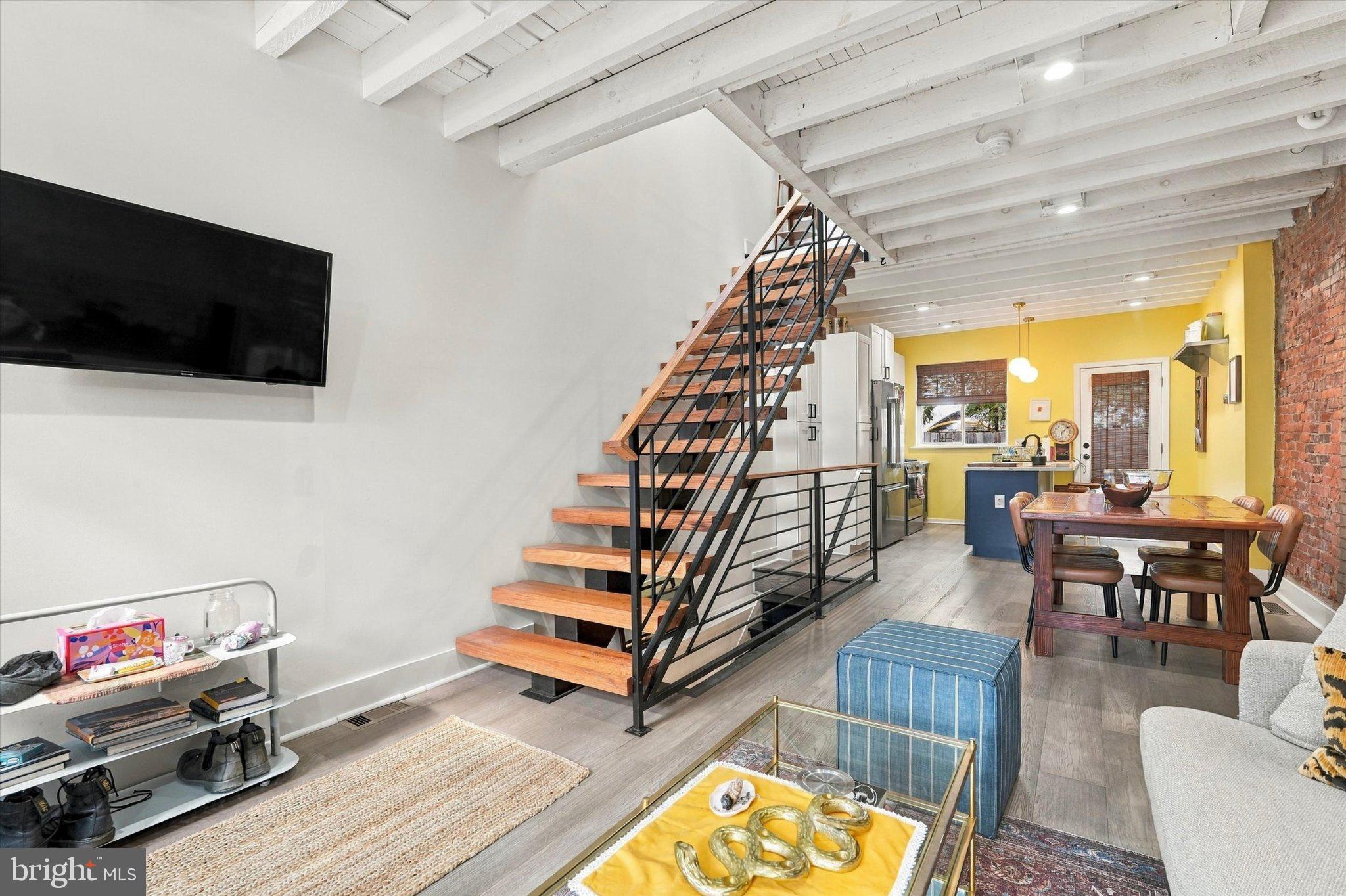 131 W WILT STREET