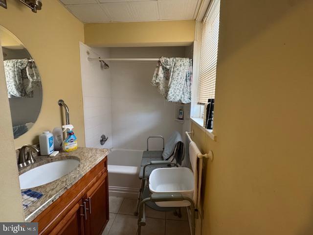 LAWNDALE - Residential Income