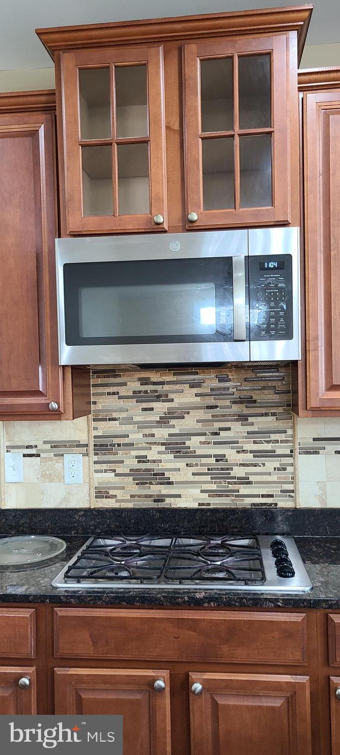 WORTHINGTON FIELDS - Residential Lease