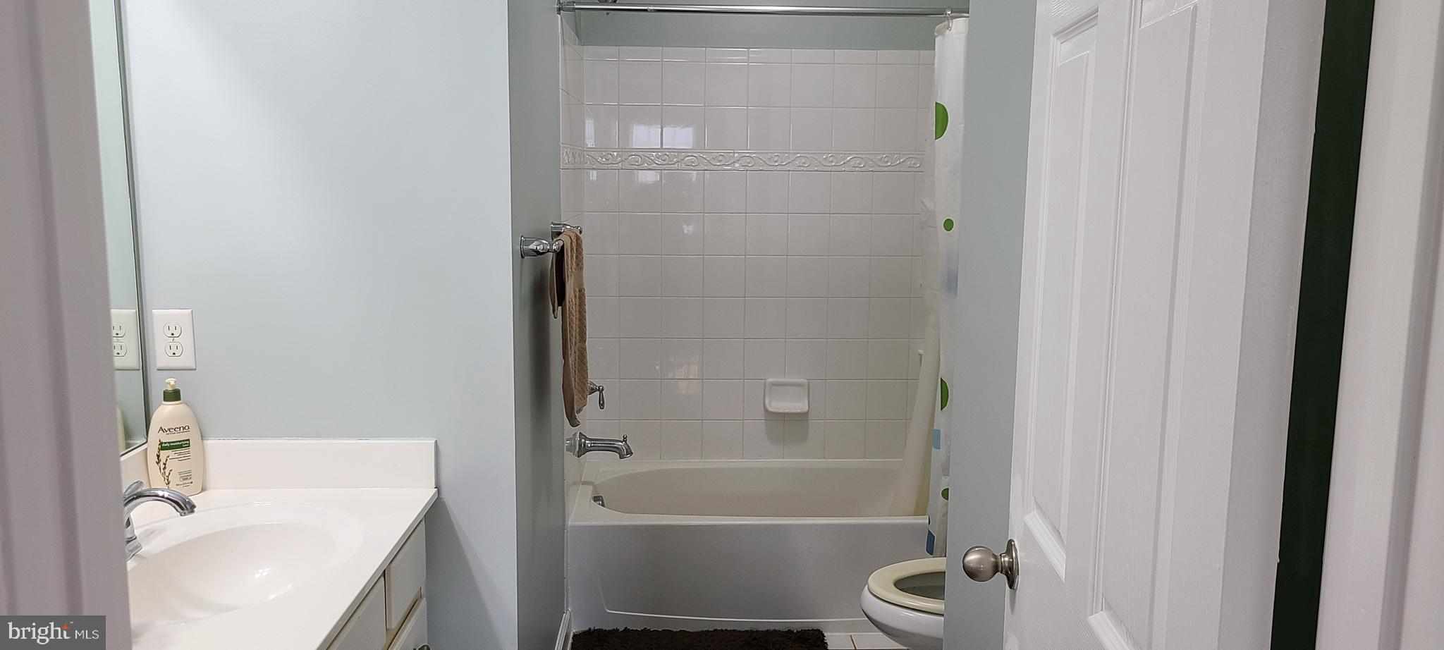 WORTHINGTON FIELDS - Residential Lease