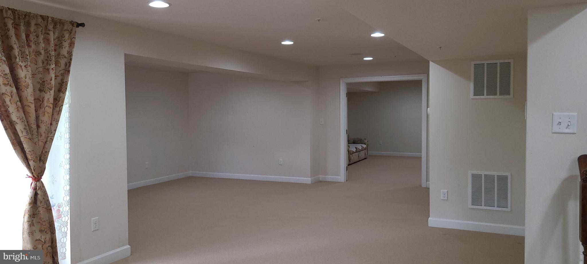 WORTHINGTON FIELDS - Residential Lease