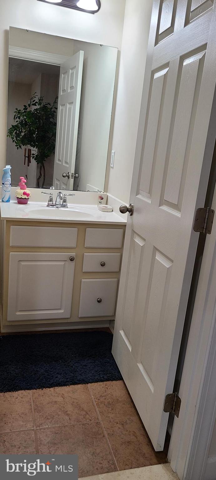 WORTHINGTON FIELDS - Residential Lease