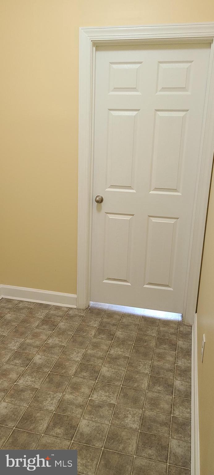 WORTHINGTON FIELDS - Residential Lease