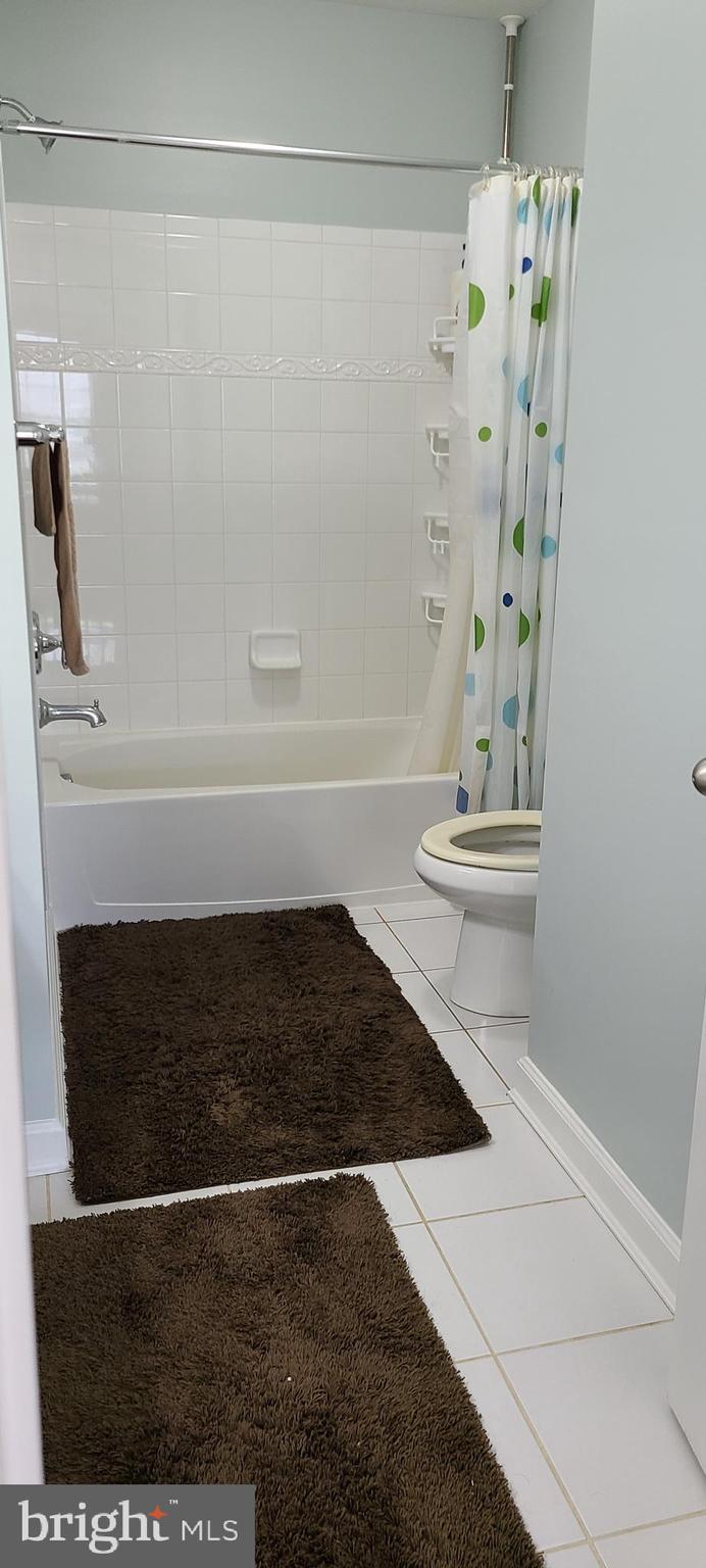 WORTHINGTON FIELDS - Residential Lease