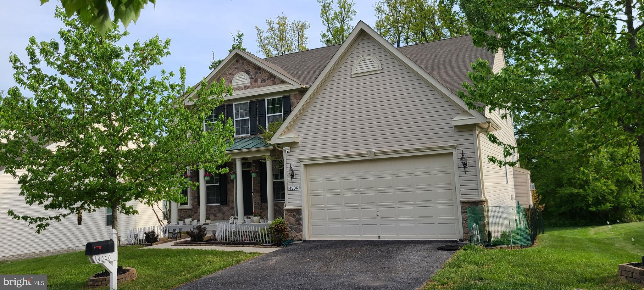 WORTHINGTON FIELDS - Residential Lease