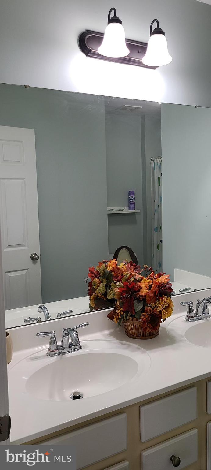 WORTHINGTON FIELDS - Residential Lease