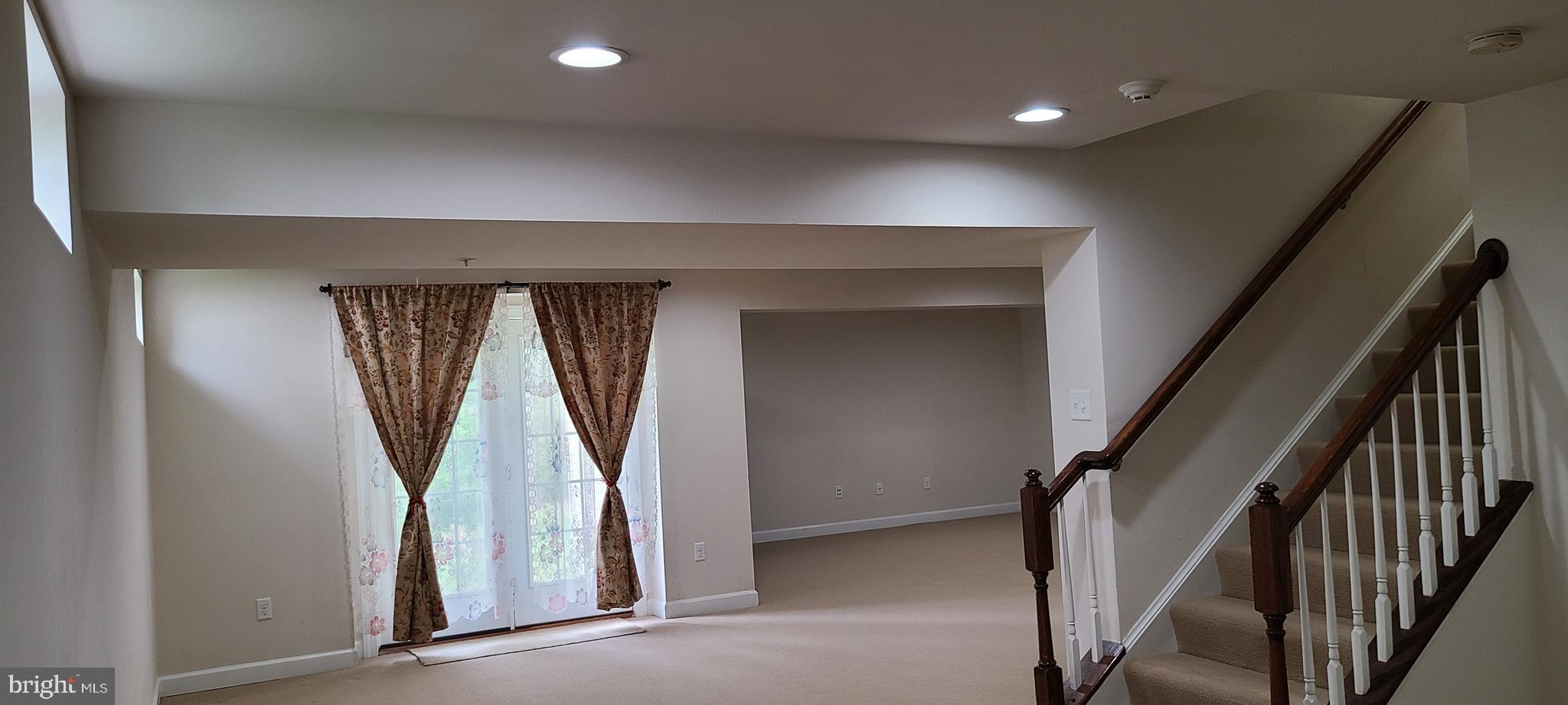 WORTHINGTON FIELDS - Residential Lease