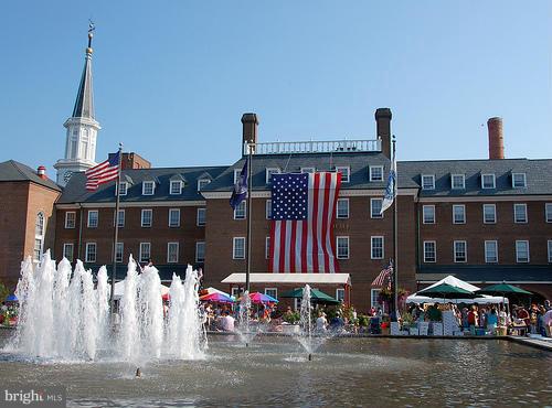 CARLYLE TOWERS - Residential