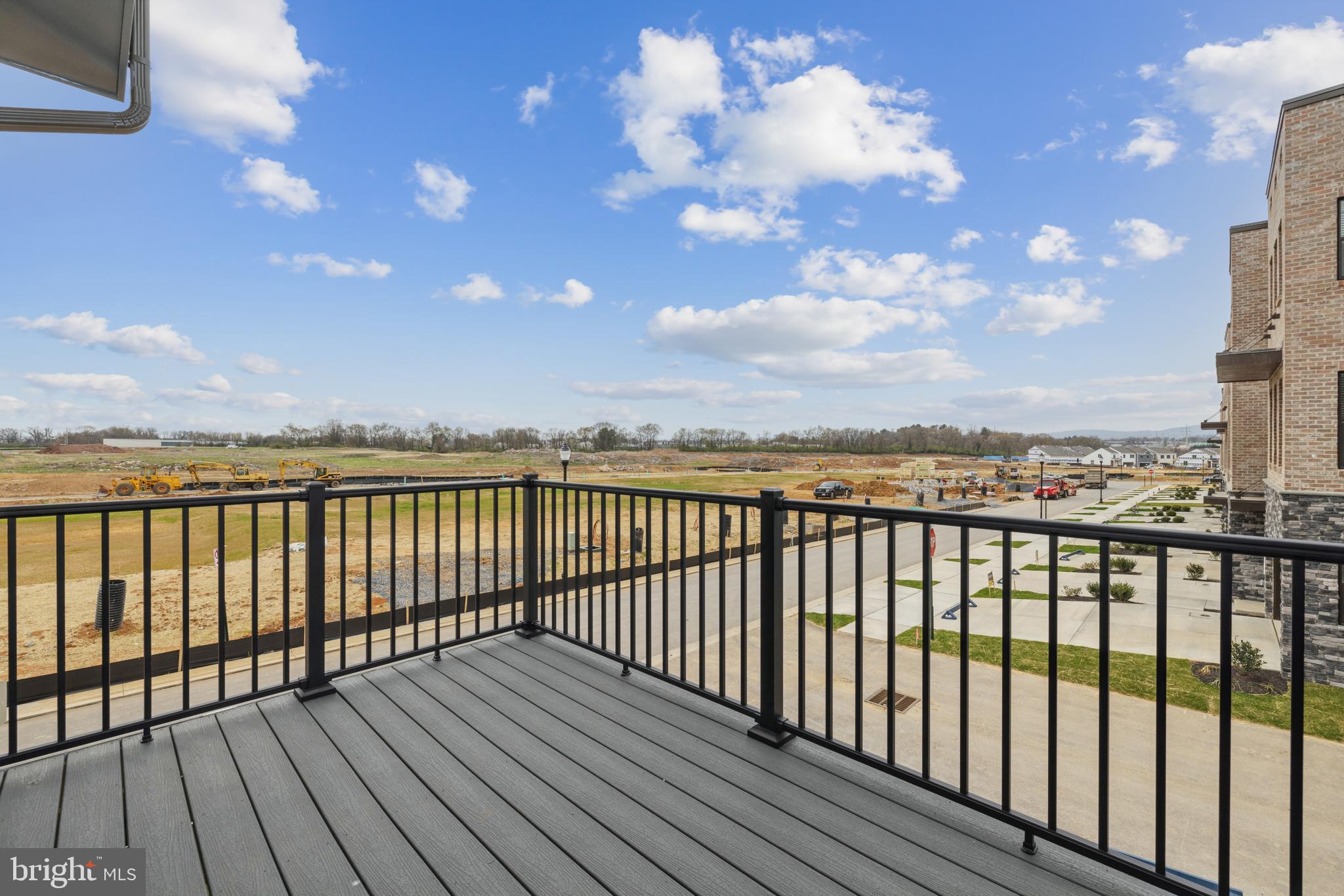 RENN QUARTER - Residential Lease