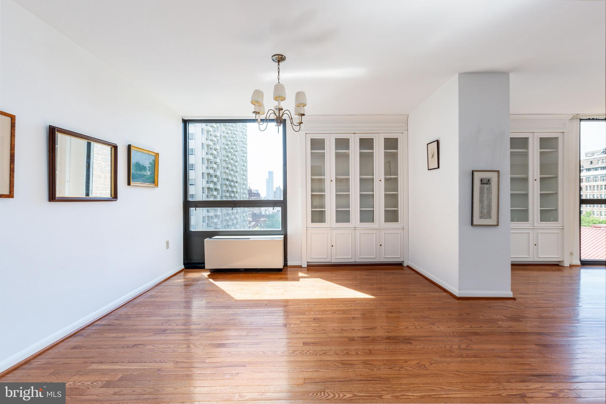 SOCIETY HILL - Residential