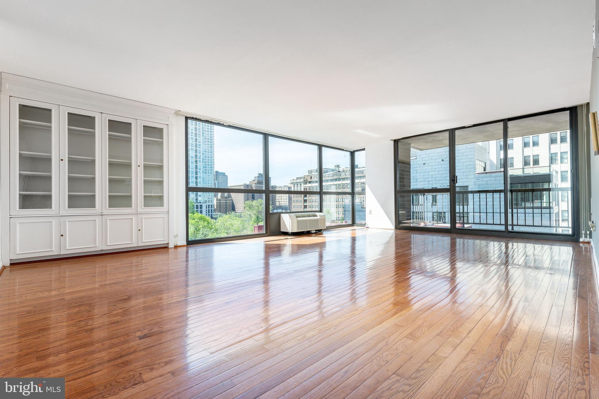 SOCIETY HILL - Residential