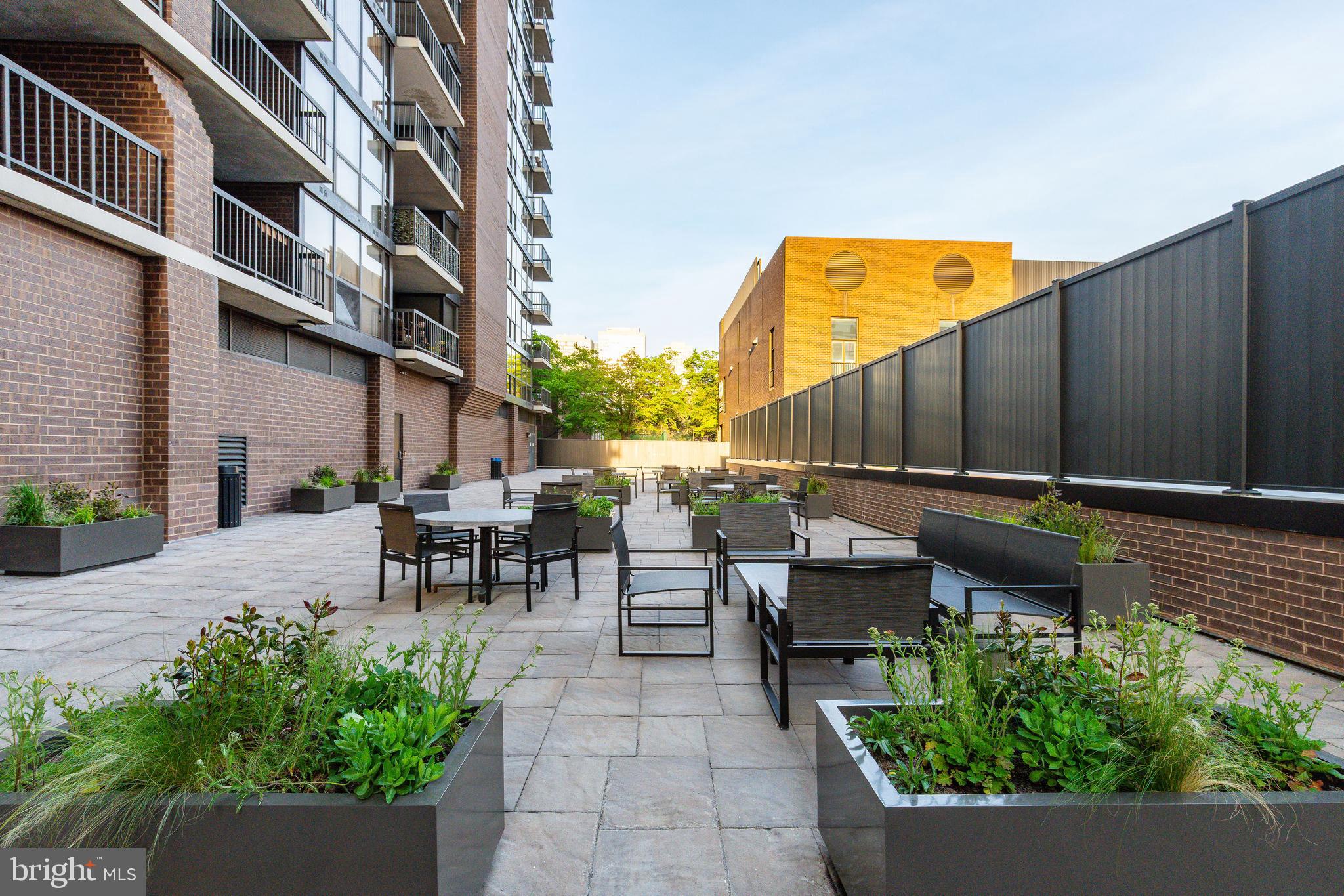 SOCIETY HILL - Residential