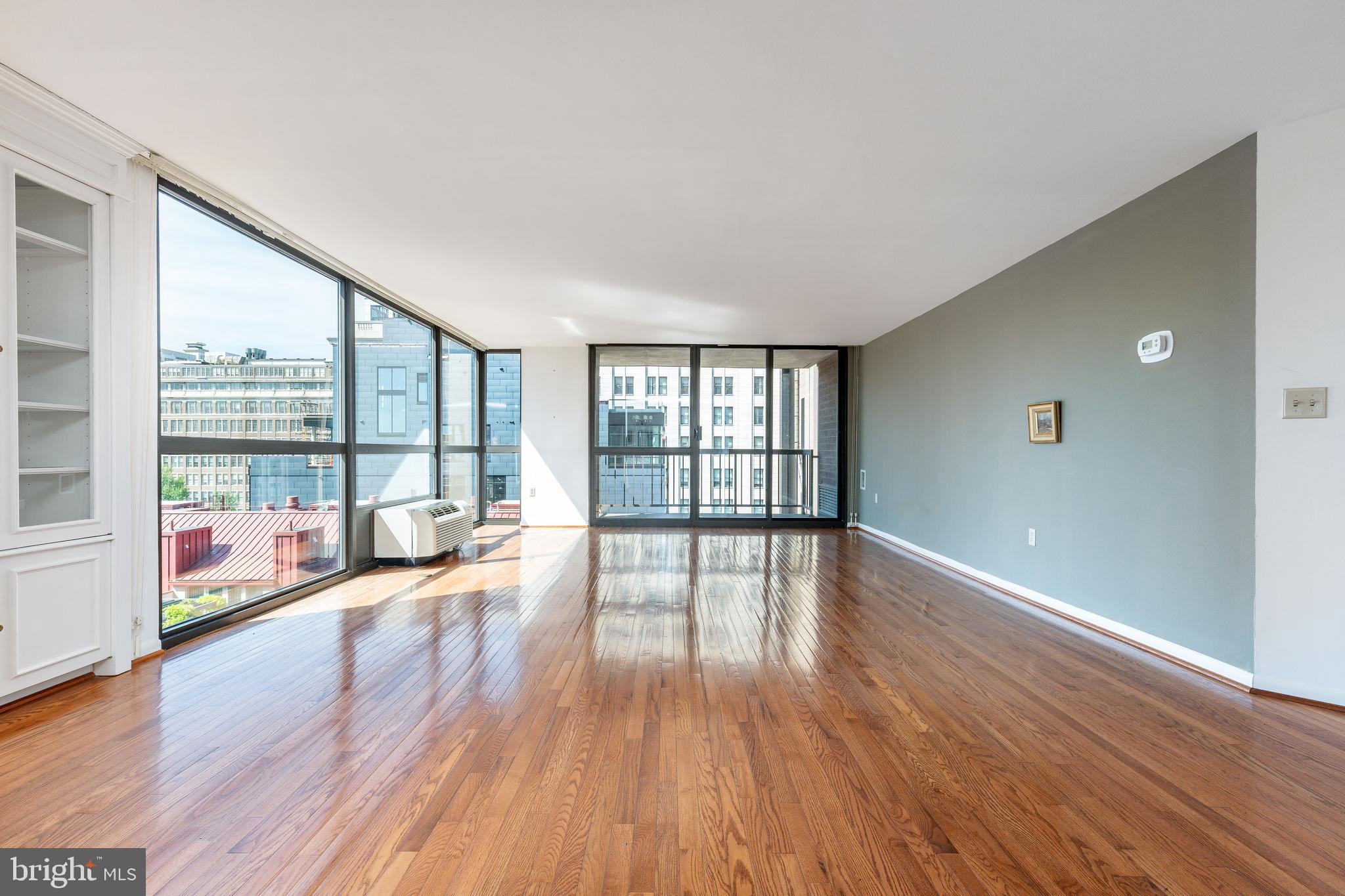 SOCIETY HILL - Residential