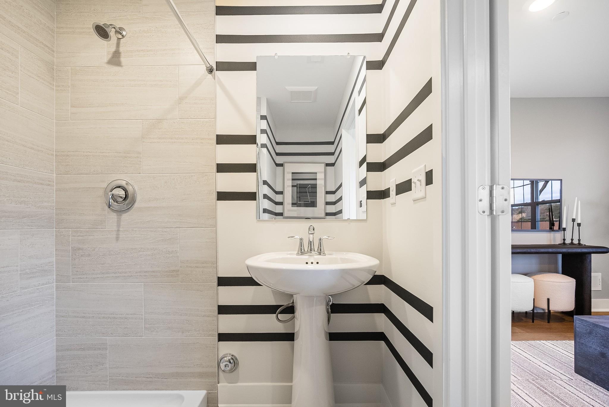 COLLECTION AT HOPEWELL - Residential