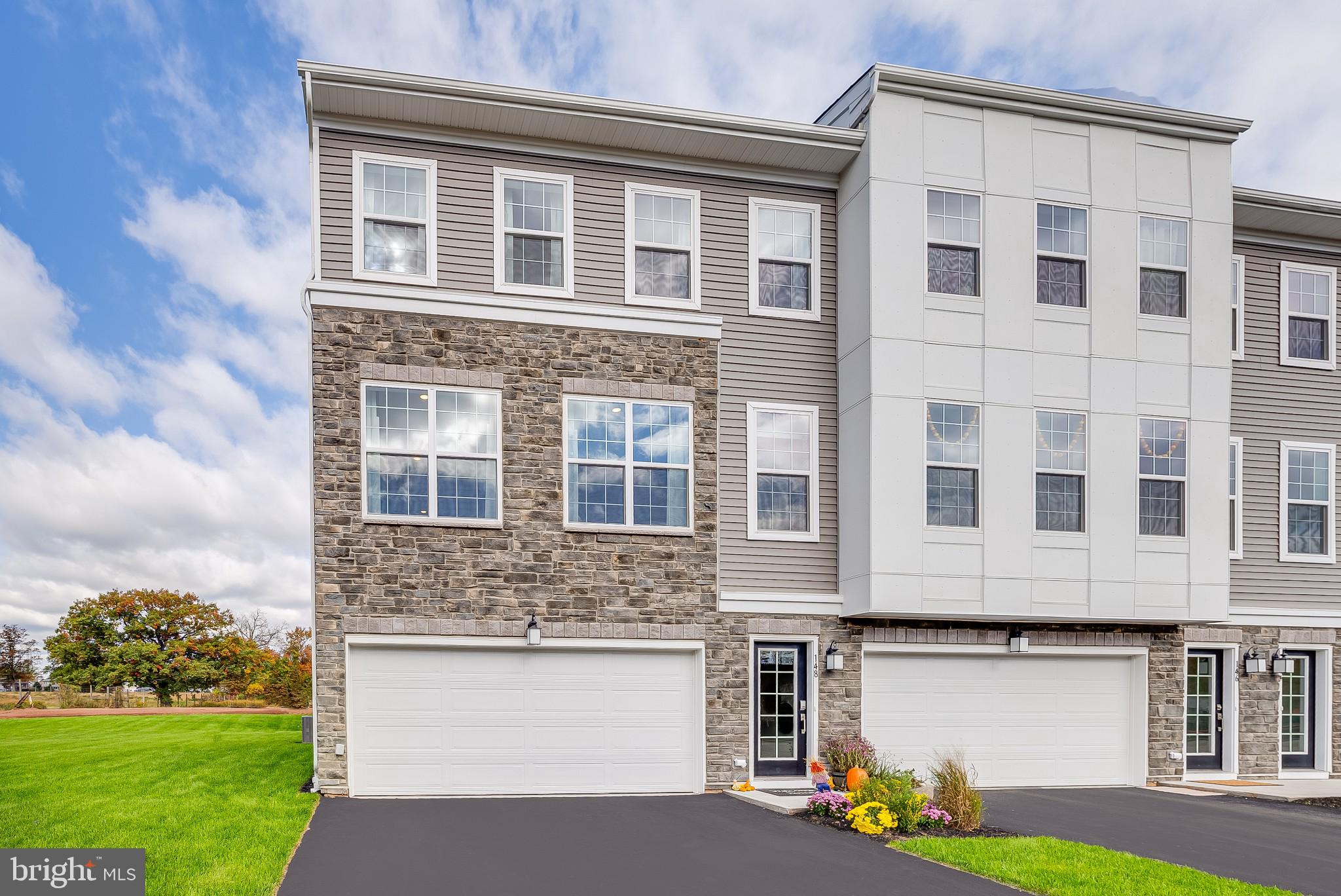 COLLECTION AT HOPEWELL - Residential