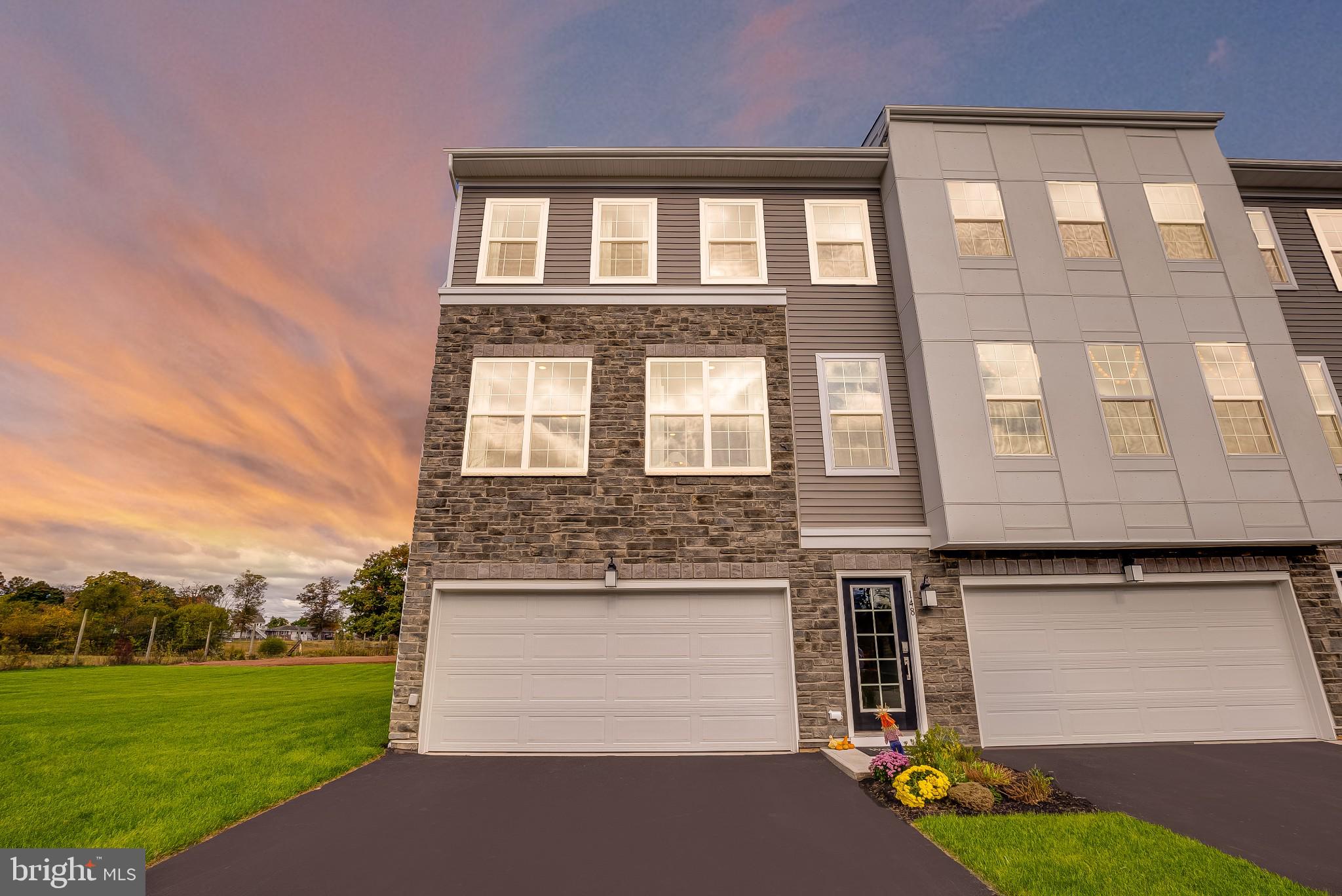 COLLECTION AT HOPEWELL - Residential