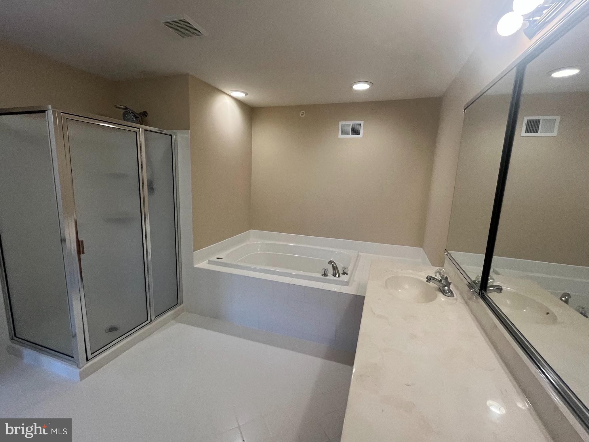 WHITELAND WOODS - Residential Lease