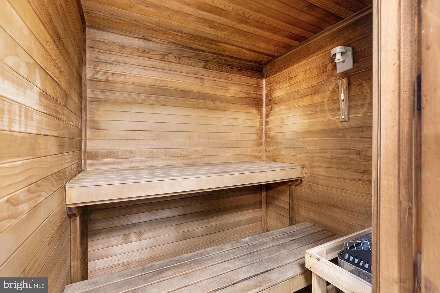 WHITELAND WOODS - Residential Lease