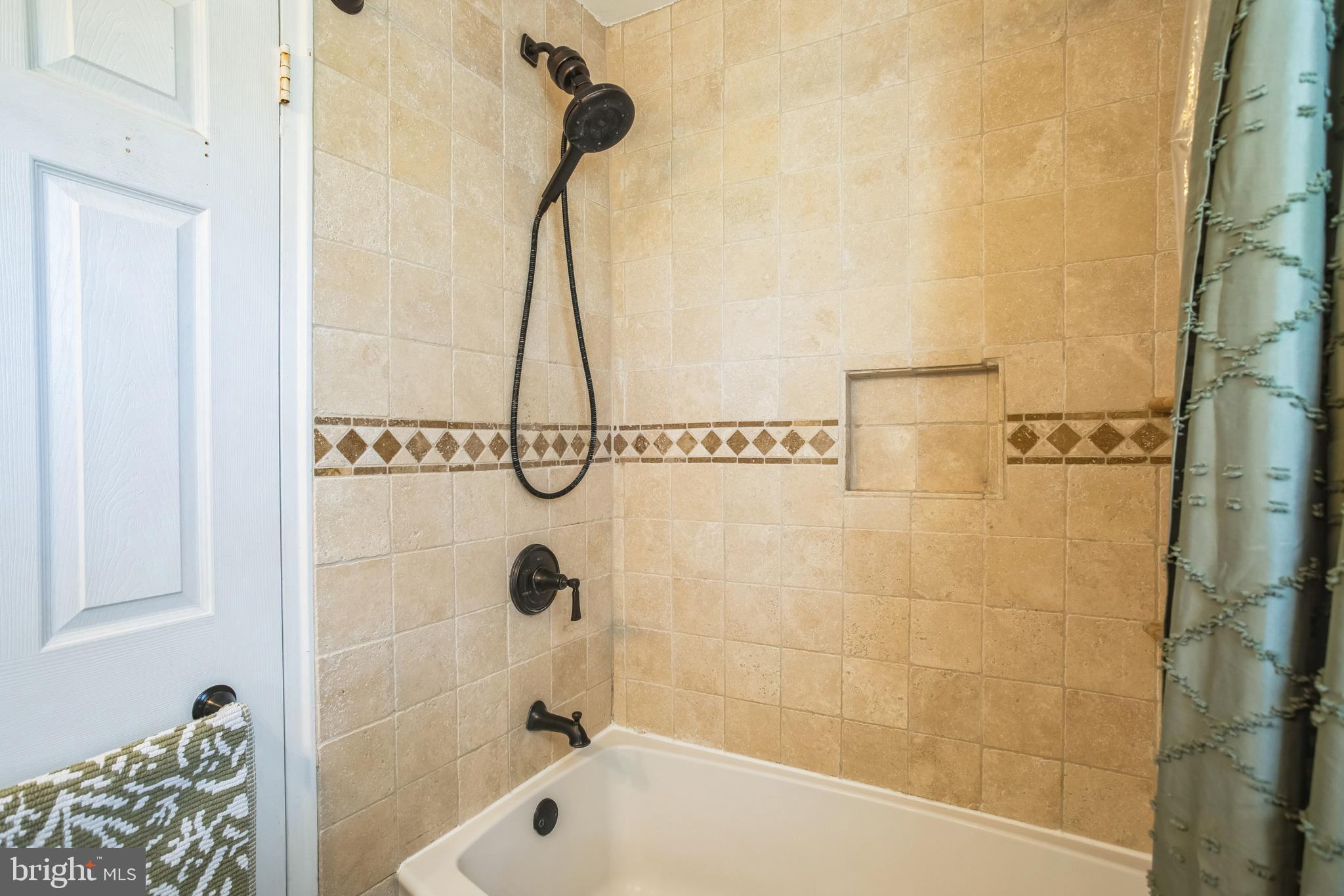 CHURCHVILLE MANOR - Residential