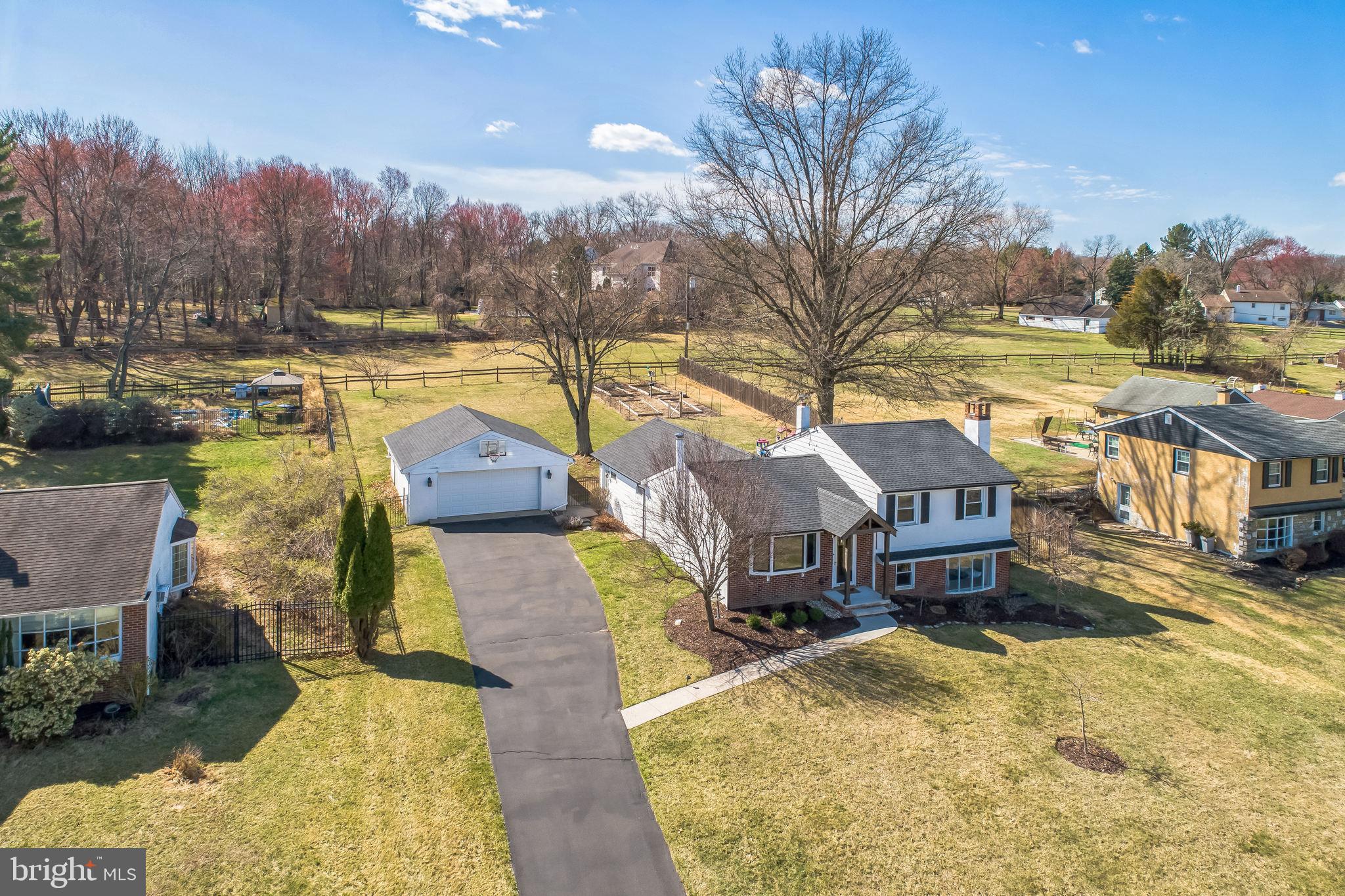 CHURCHVILLE MANOR - Residential