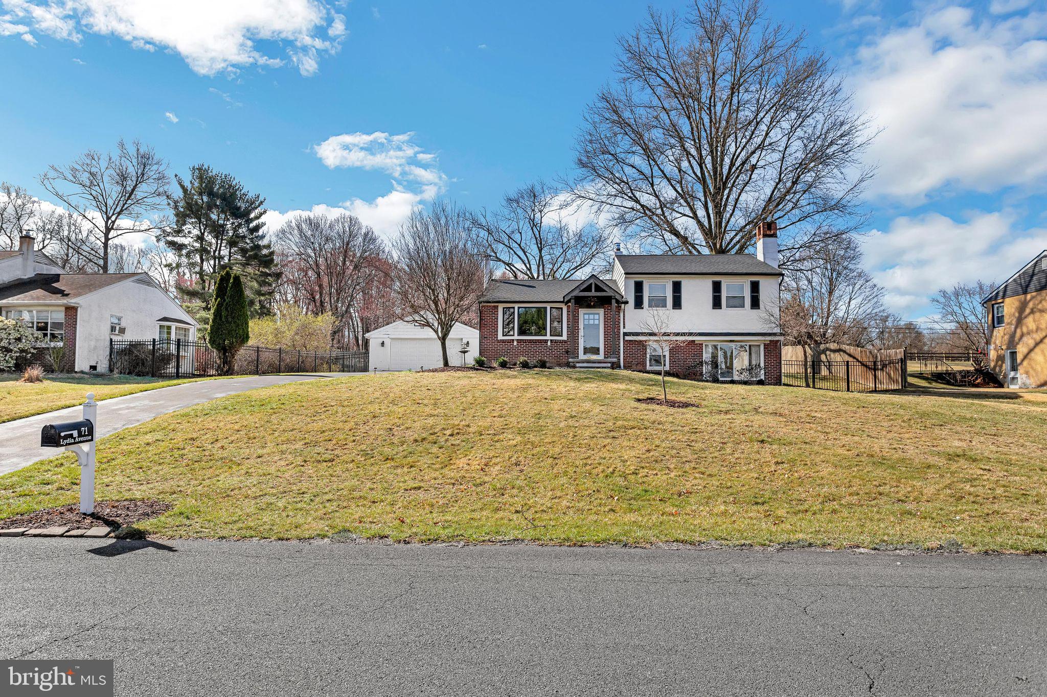 CHURCHVILLE MANOR - Residential