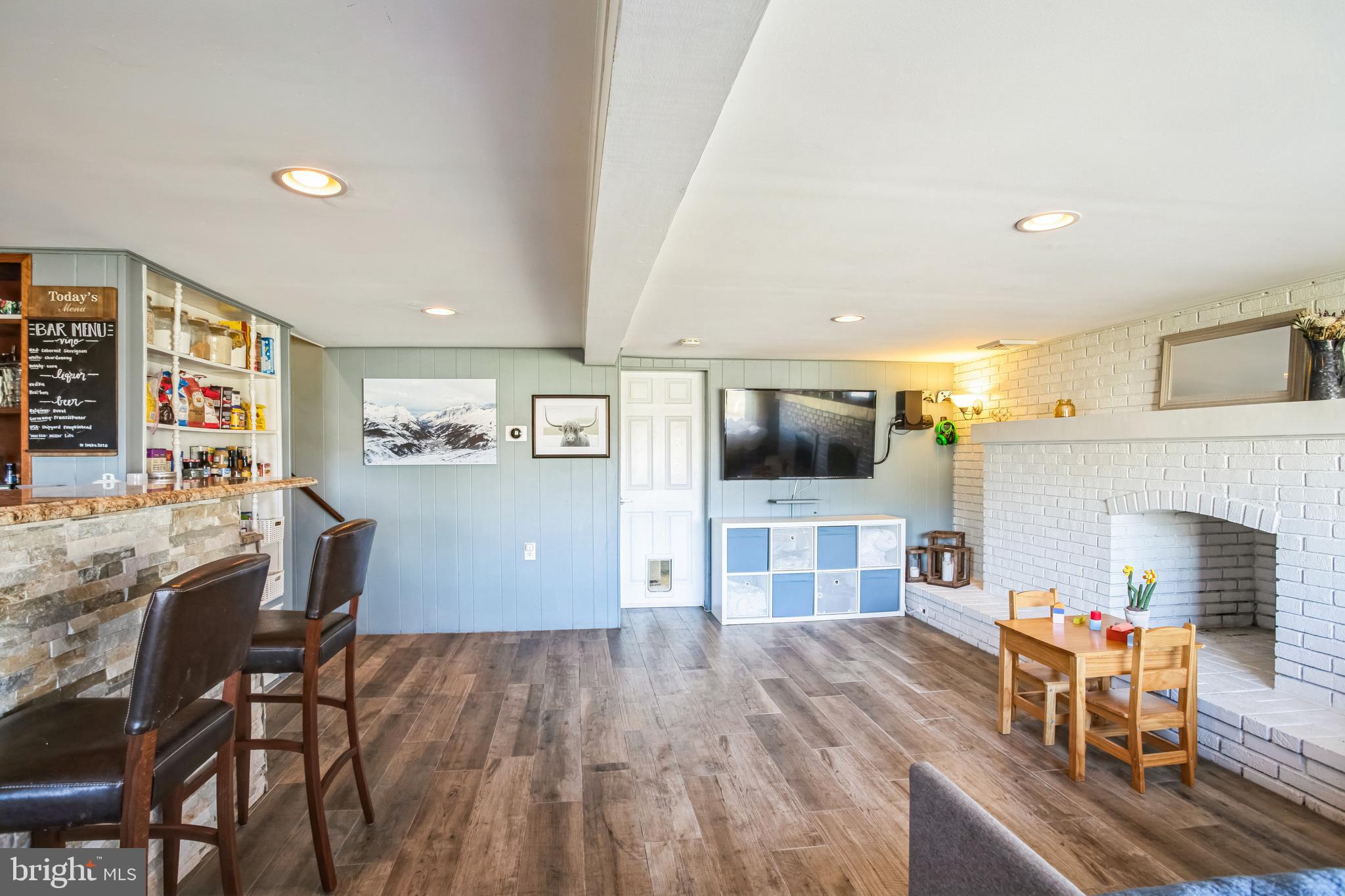 CHURCHVILLE MANOR - Residential