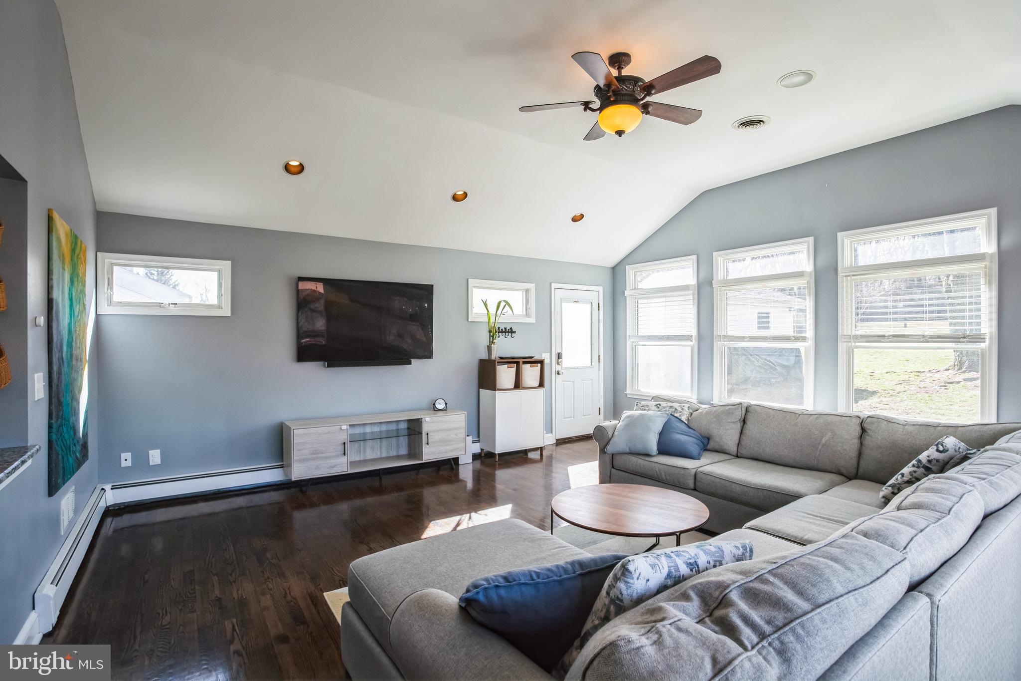 CHURCHVILLE MANOR - Residential