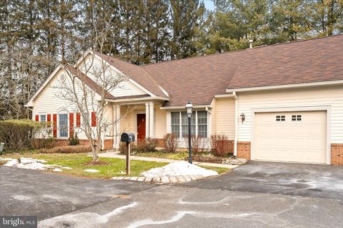 Apartment For Sale - 4 Douglas Fir Court<br/> PRINCETON, NJ 08540