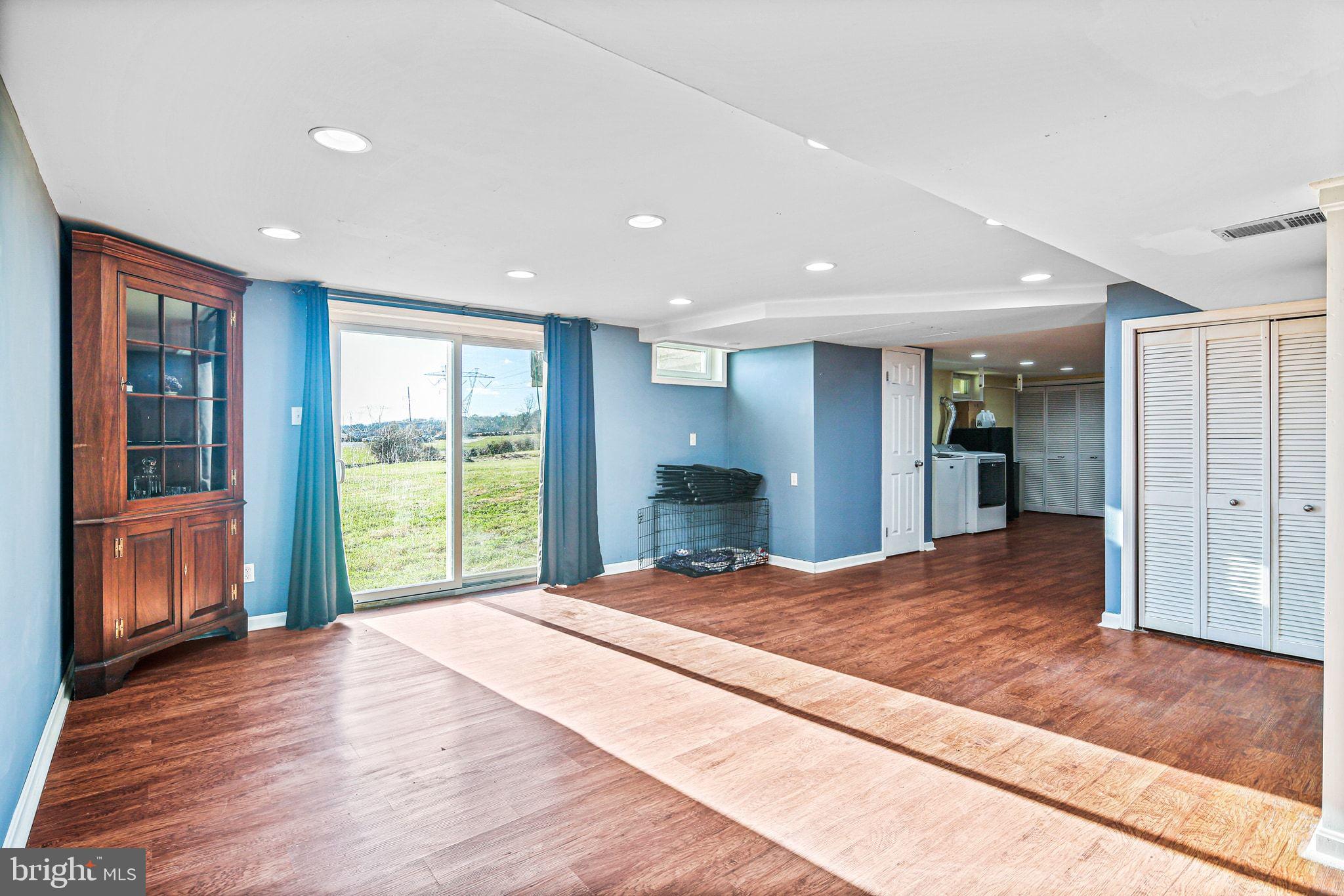 SHERRY RIDGE - Residential