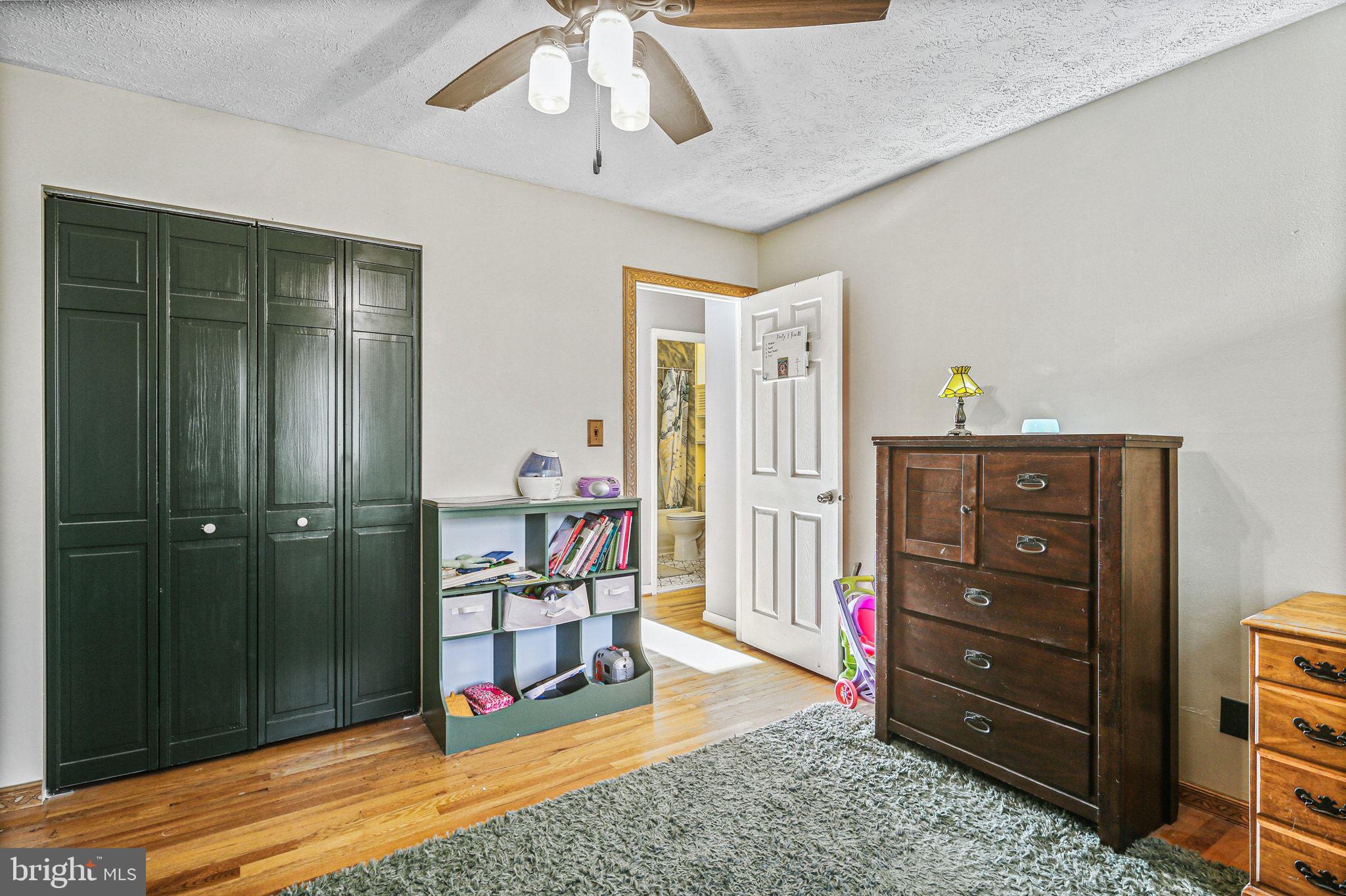 SHERRY RIDGE - Residential